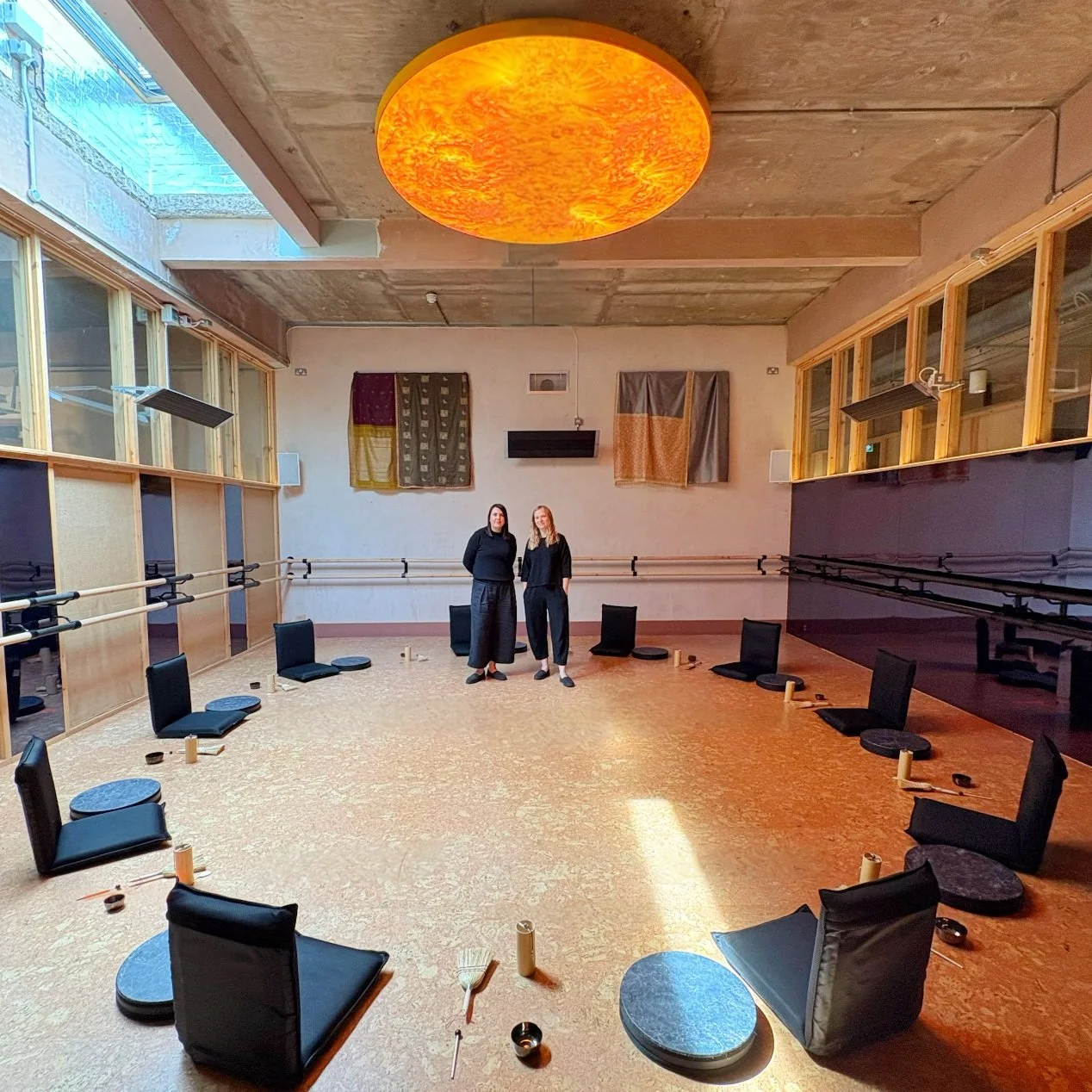 SOUND &amp; VISION

I'm collaborating with Beat Bath on Oct 17th at Zen yoga.

Beat Bath 

A pioneering participatory sound experience created by professional percussionists Louise Anna Duggan and Joley Cragg, whose credits include the London Symphon