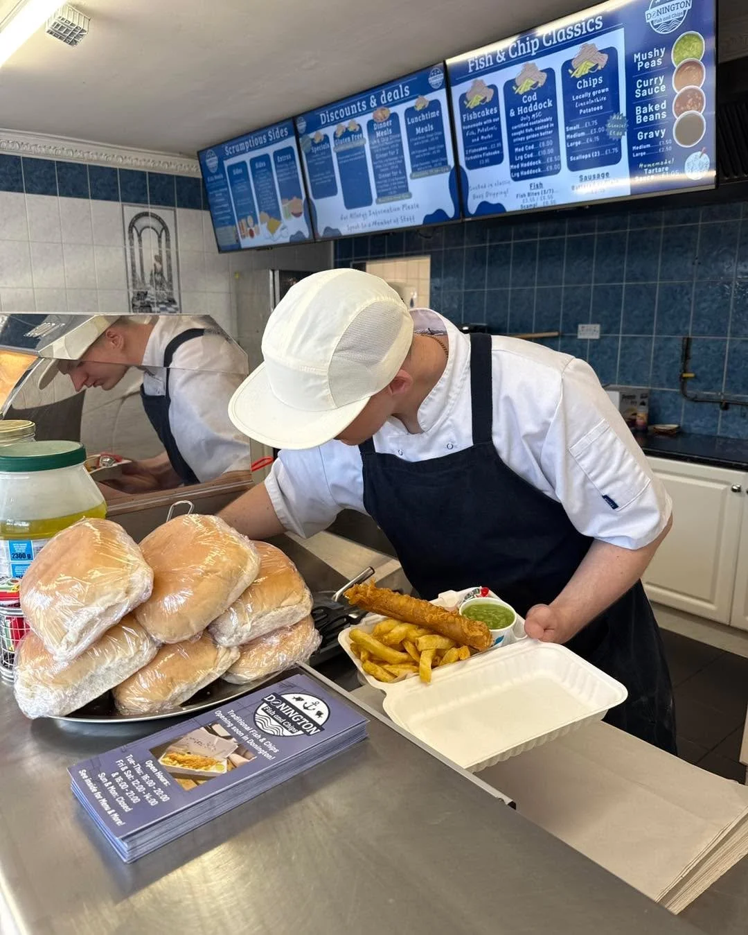 At Donington fish and chips we have something for the whole family π
Our Kids Meals are £3.95! ππ
With a choice from….
- Fish Bites 
- Chicken Nuggets 
- Fish Cake 
- Plain Or battered Sausage 
βοΈAll kids meals include a choice of o