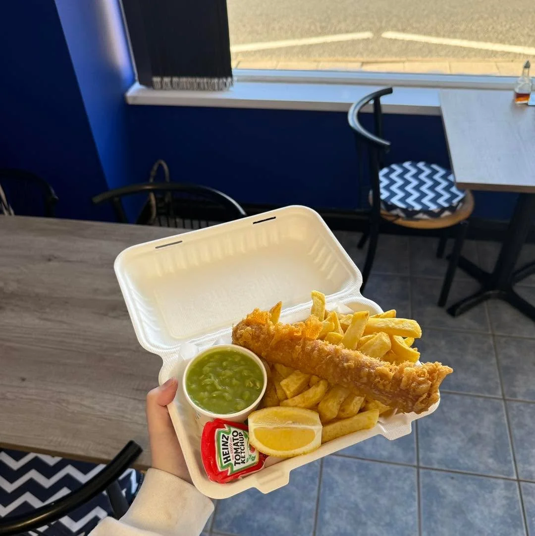 We are opening tomorrow lunchtime! ππ
Sunday 28th September π
11:30am-2pm! 
So you can enjoy a chippy lunch while out exploring the Market! ποΈπ
Our Lunchtime Deals are below!!π΄π΄
3 Fish Bites Dealπ
 - includes 3 Fish bites, Small Chips and