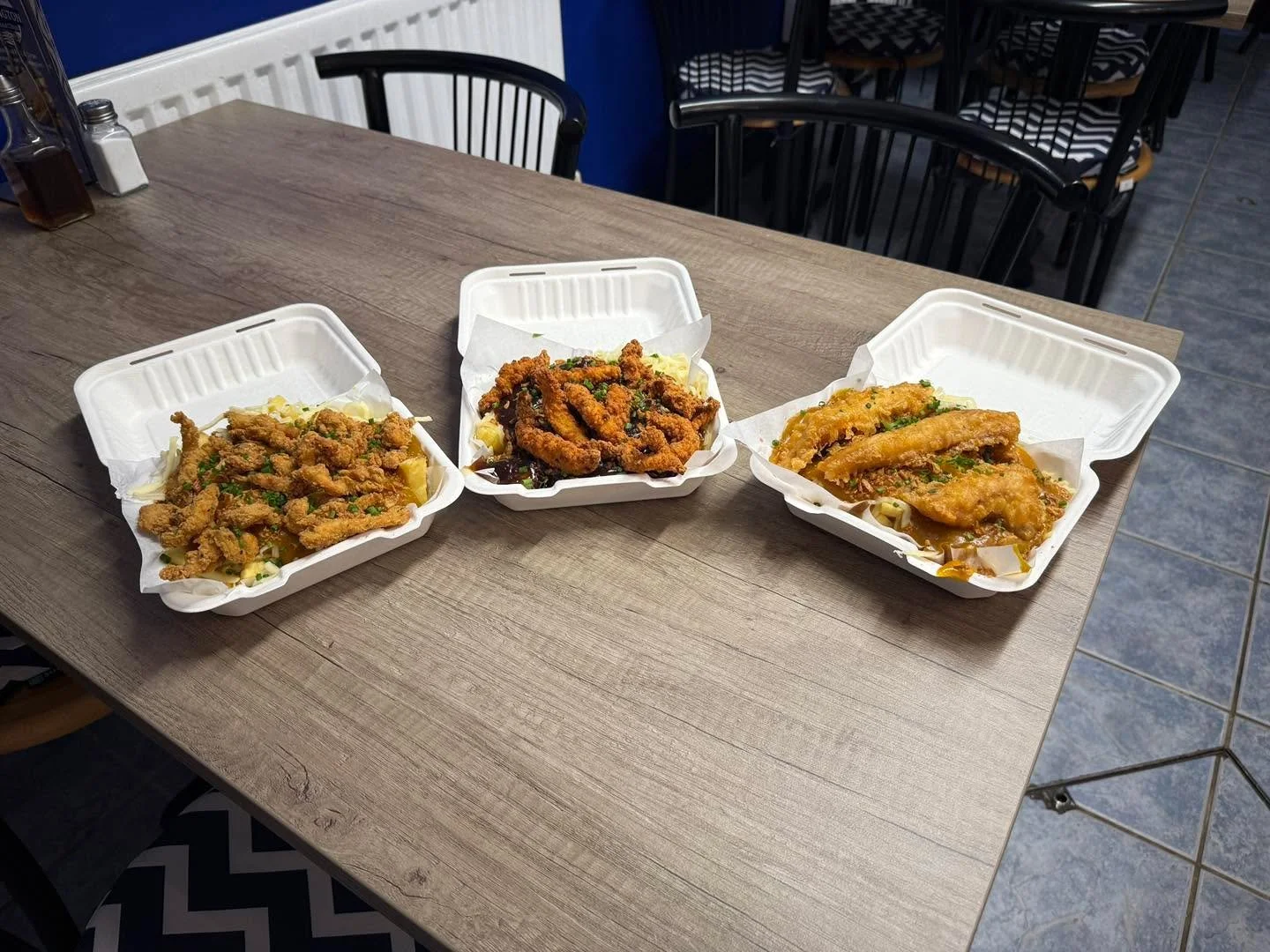 Have you tried our Cheesy Loaded Chips yet?!👀

If you haven&rsquo;t been lucky enough to try these amazing treats yet, we&rsquo;ve now restocked them after selling out! 💙

Available for Collection, Delivery, Eat-in, or Takeaway! 🚗

Cheesy Chips co