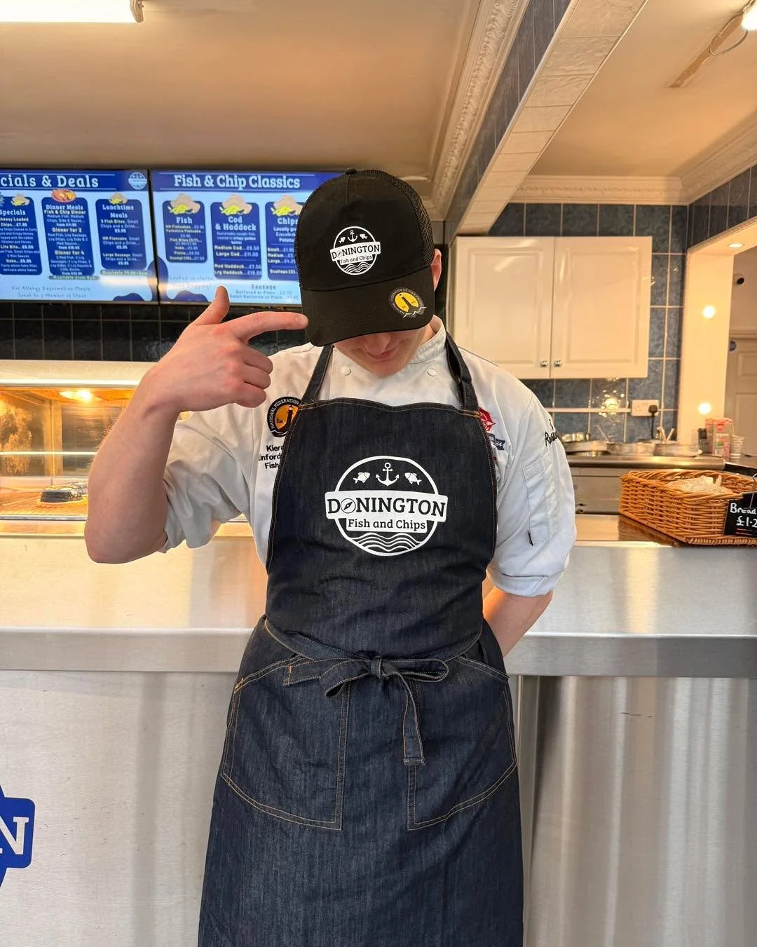 Just trying on a brilliant gift from our friends at @harrisonsfishco when we were away at the fish and chip awards!

Tell us what you think you think?! 🤔👇
Should we switch uniforms 🤩

#newuniform #doningtonfishandchips #collab