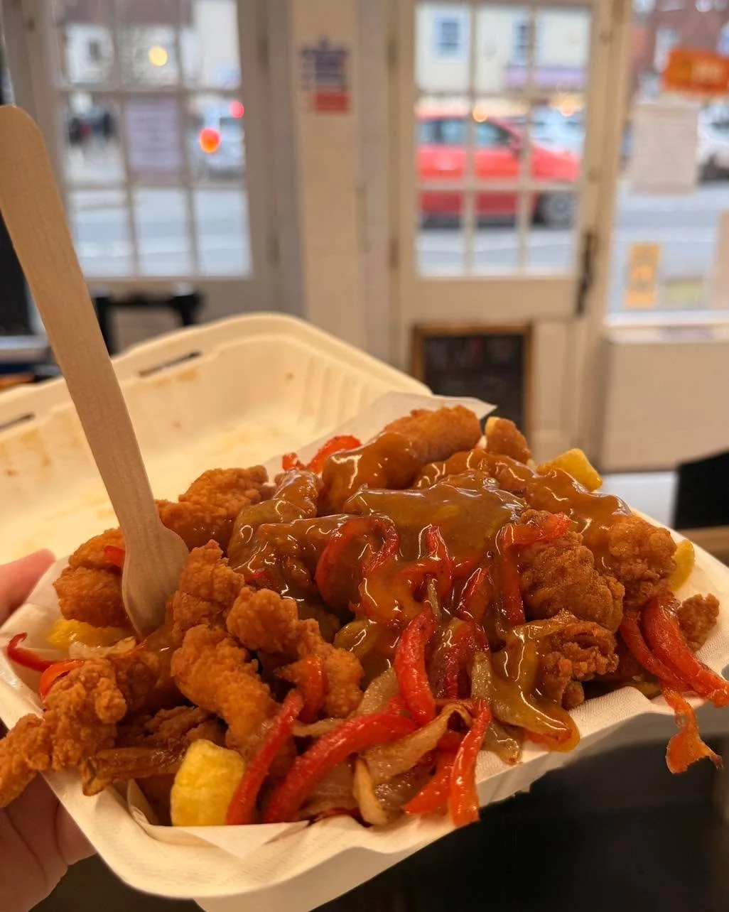 Perfect Duo for a Sunny Saturday ☘️🍪

The last day to try our Irish Spice Box, Crispy Chips, Shredded Chicken, Fried Onions and Peppers, and Delicious Irish Spice Mix. Plus add our Curry Sauce to drizzle over the top 🍟☘️

Then to finish off the per