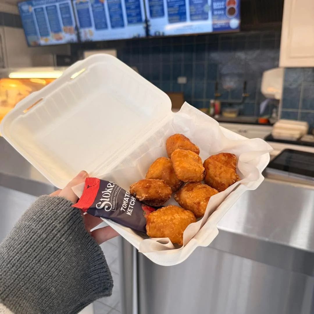 Did you know we offer a wide range of different sides on our menu!? 🐟🧾

From Chicken Nuggets, Onion Rings, Halloumi to Pineapple Rings! And many more&hellip; 💙

Have you tried any? Do you have any favourites? 🤔 

We&rsquo;re Open today! 11:30-2pm