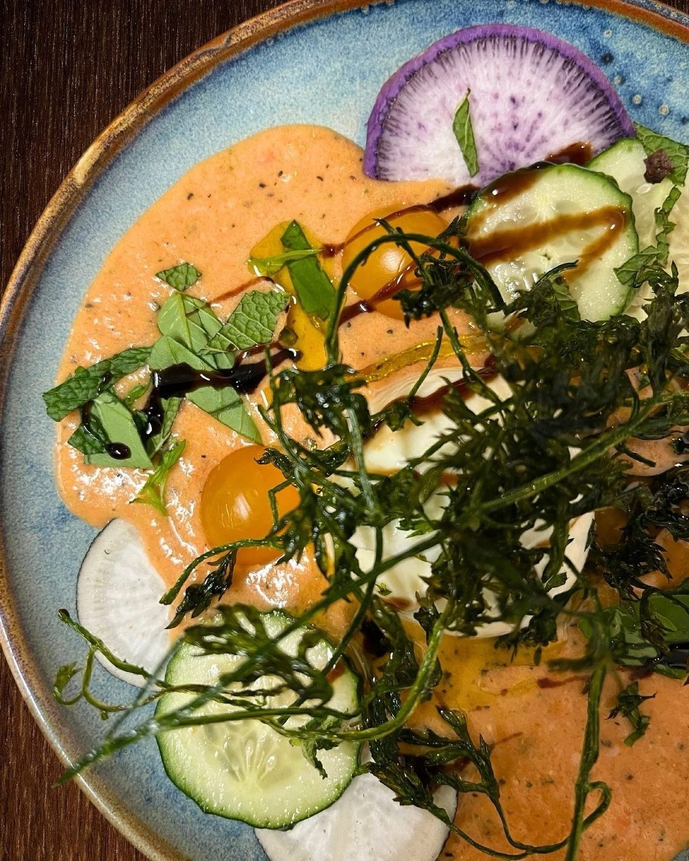 Une assiette pleine de fra&icirc;cheur et de soleil ☀️

 Des produits de saison, des id&eacute;es bien pens&eacute;es, et beaucoup de go&ucirc;t.