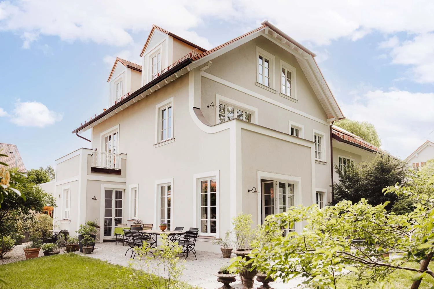 Familienparadies – direkt am Pasinger Stadtpark – Luxuriöse DHH in Bestlage Pasings