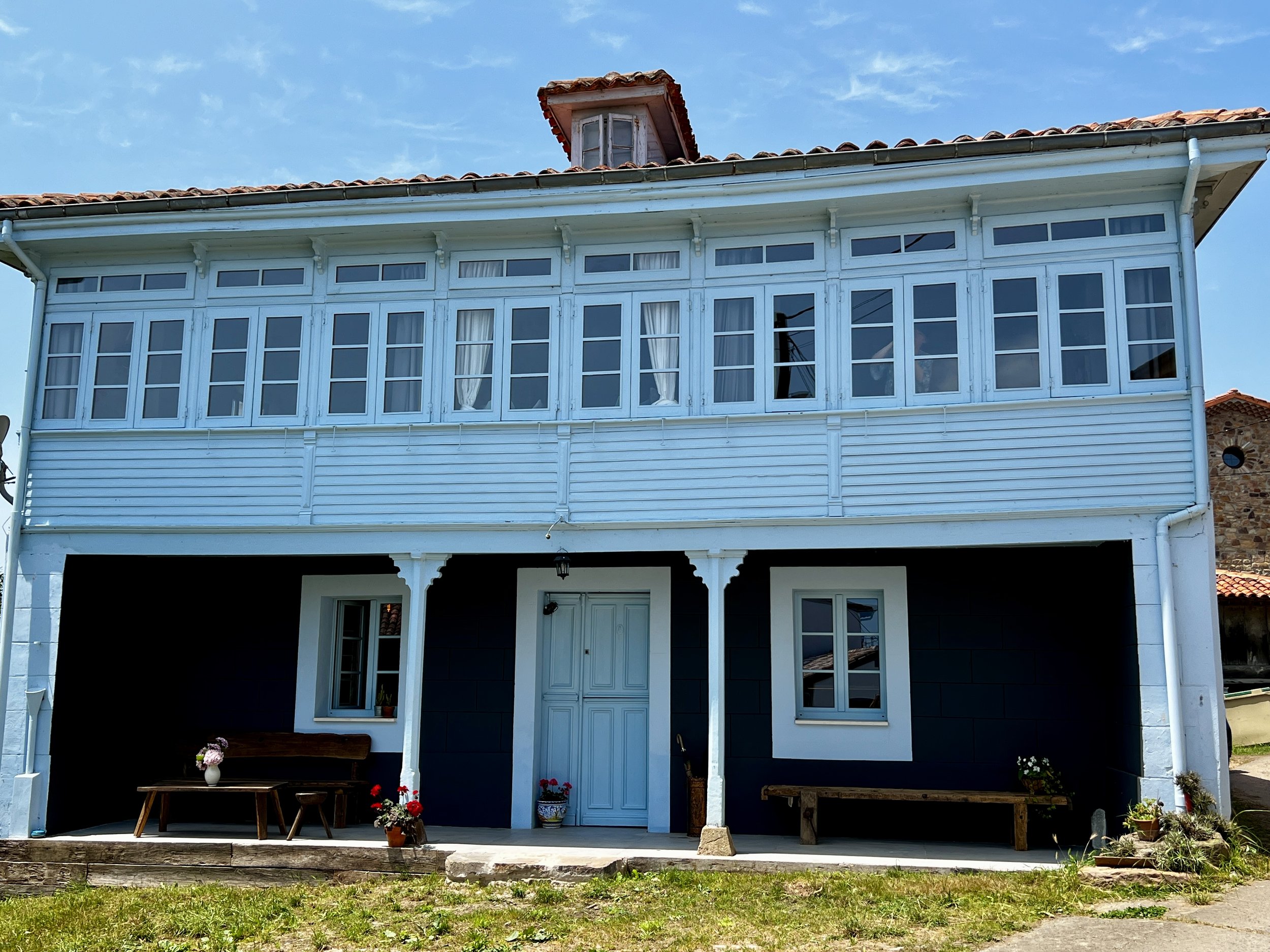 The Blue Galería - Casona Azul's Iconic 10-Meter Glass Frontage