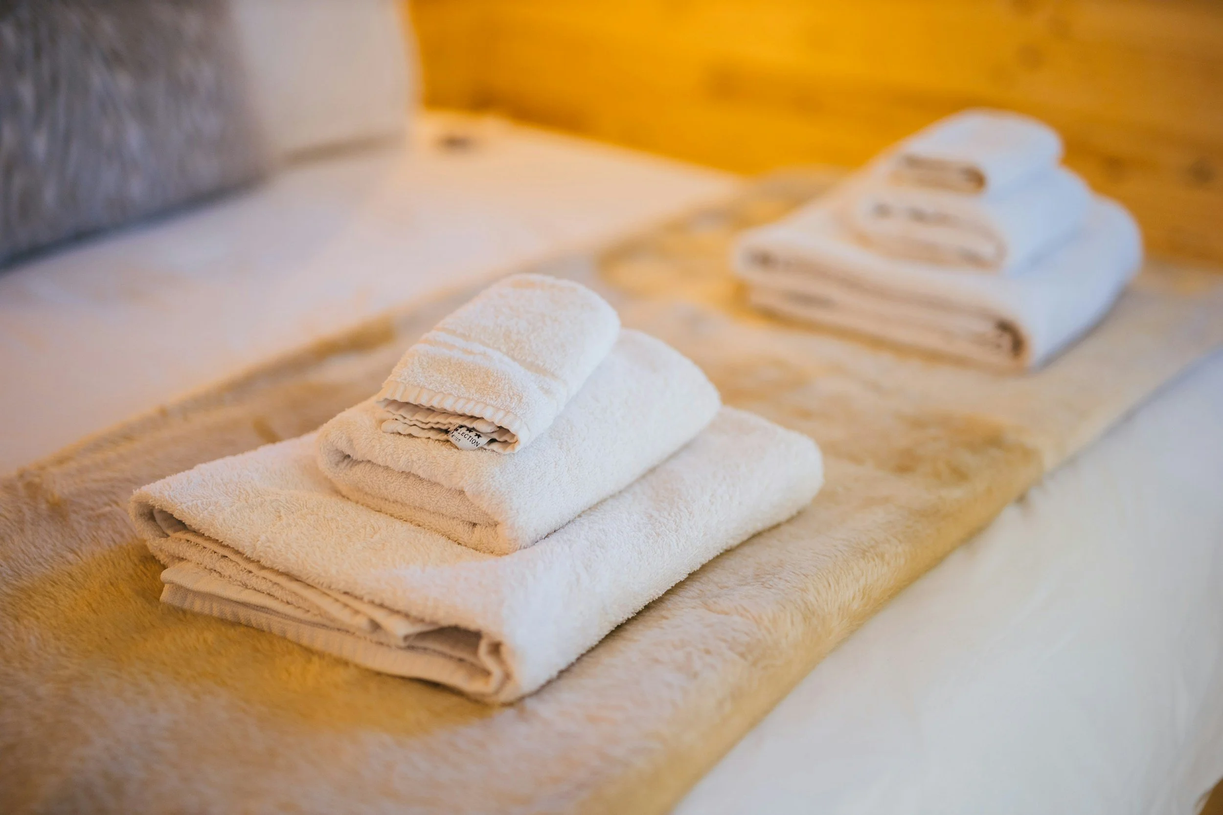 House Guide: Towels, Blankets & Essentials - Casitas Arcenoyu