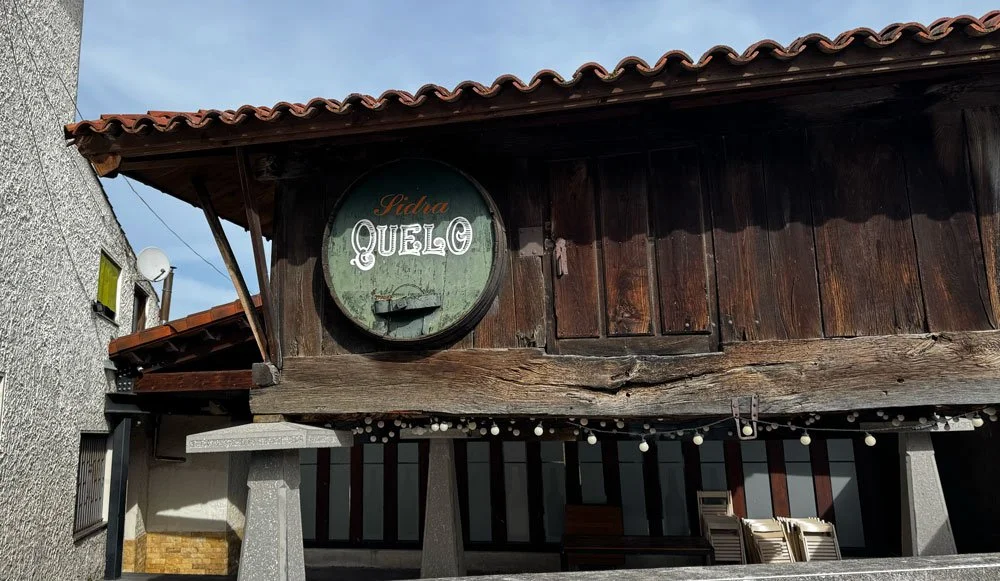 Casa Quelo – Where Asturian Cider Culture Comes Alive in Tiñana