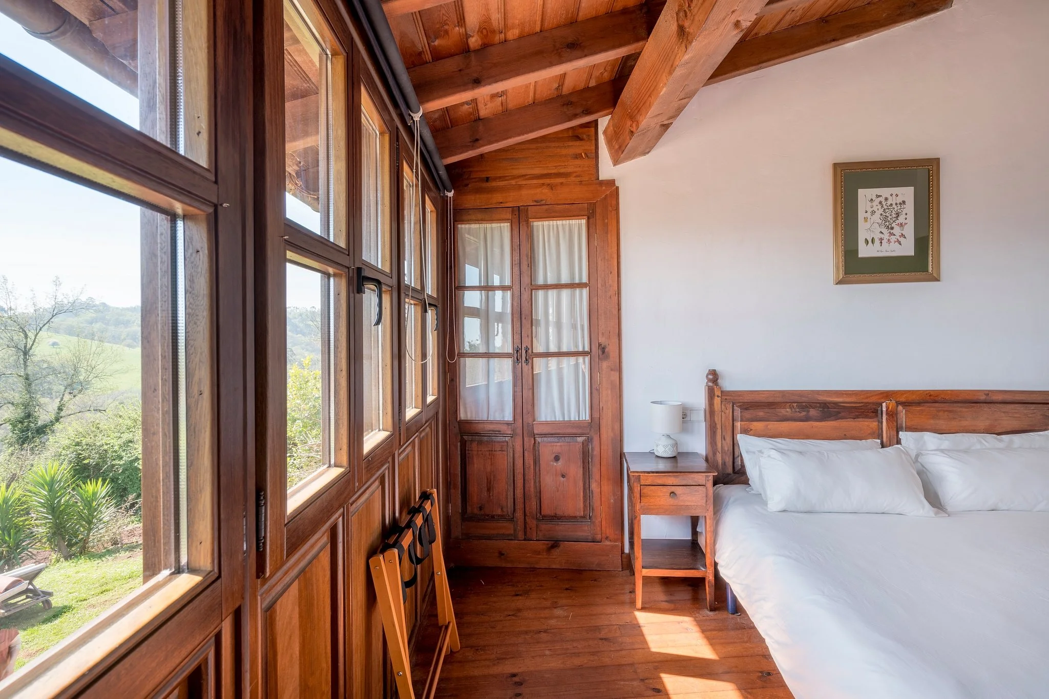 Trisquel with wooden details and views