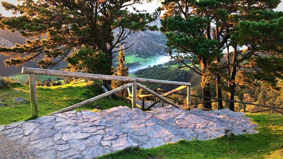 Stone steps on the Mirador el Fitu