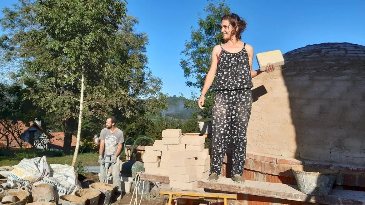 Building the wood fire oven by hand at Pusaki