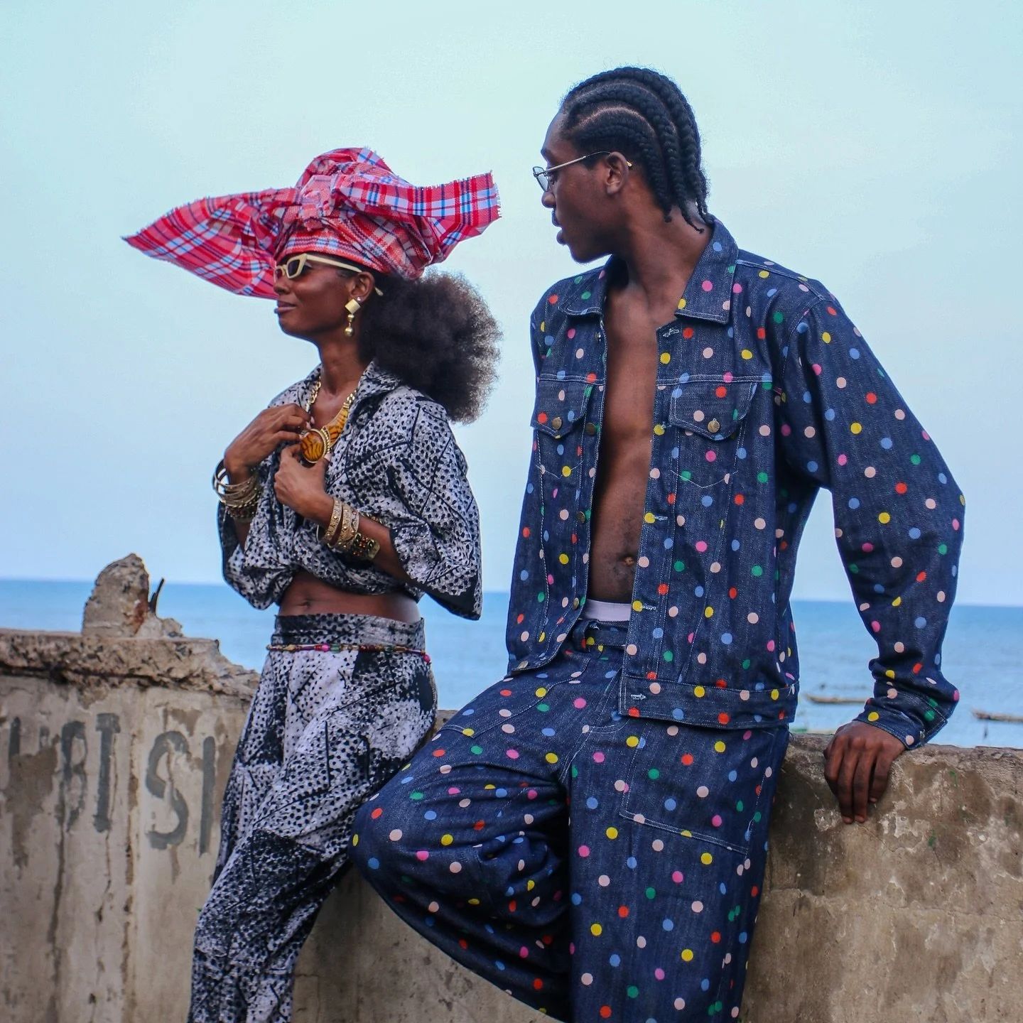 Throwback 🌍

&ldquo;Touch&eacute; Coul&eacute;&rdquo; by @l2b_gang 💥

Styling : Kelly Morgan (@keliiymorgan)

#Touch&eacute;Coul&eacute; #L2BGang #KaziLab #creativeafrica