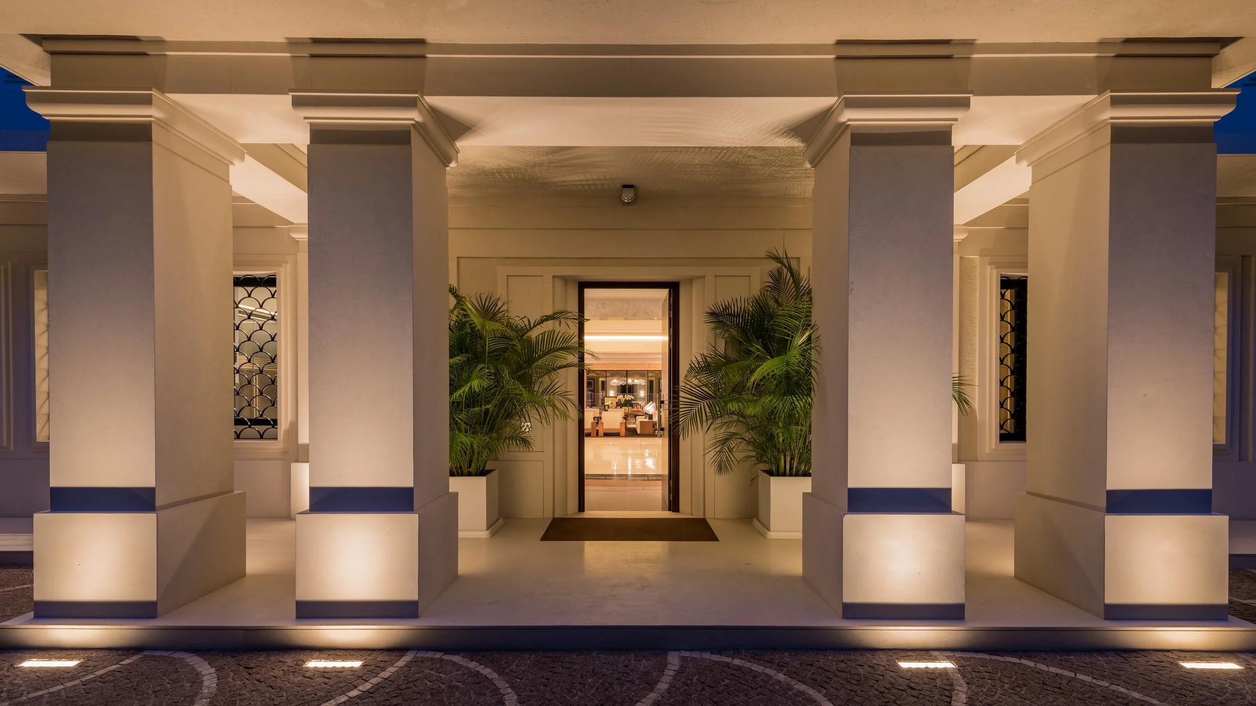 image of the grand entrance to the luxury marbella villa