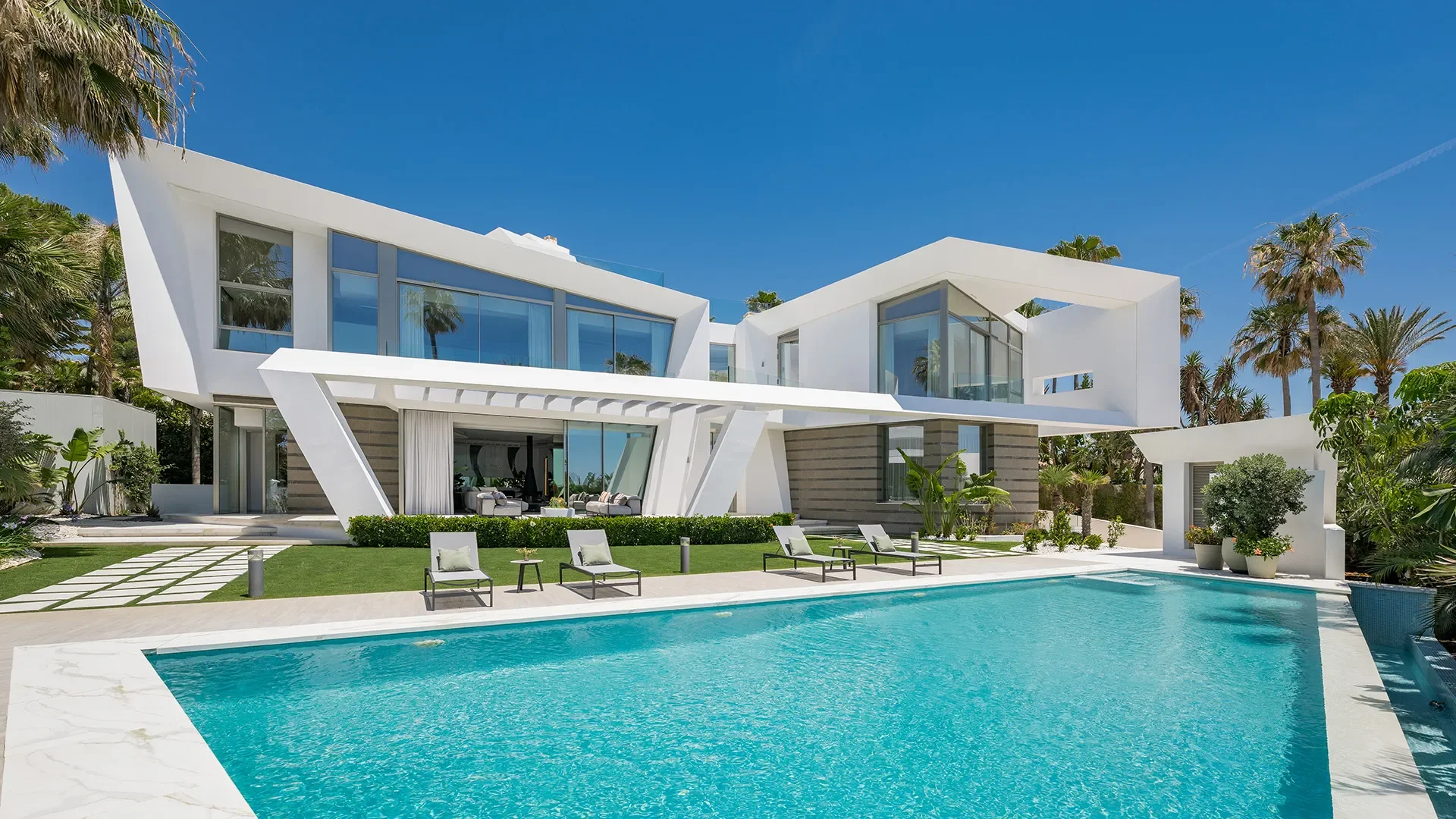 Luxury Villa In Los Monteros