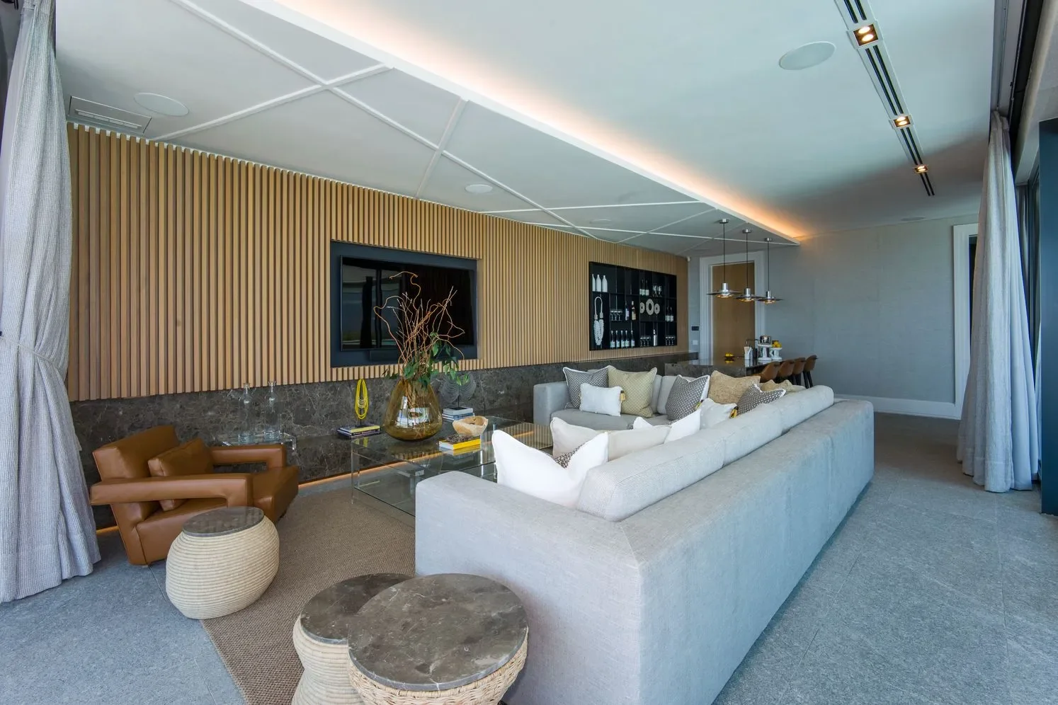 image of one of thsecond image of the bar and living space Cape Town Penthouse Villa For Salee grand hallways at the Zehlendorf villa in Germany