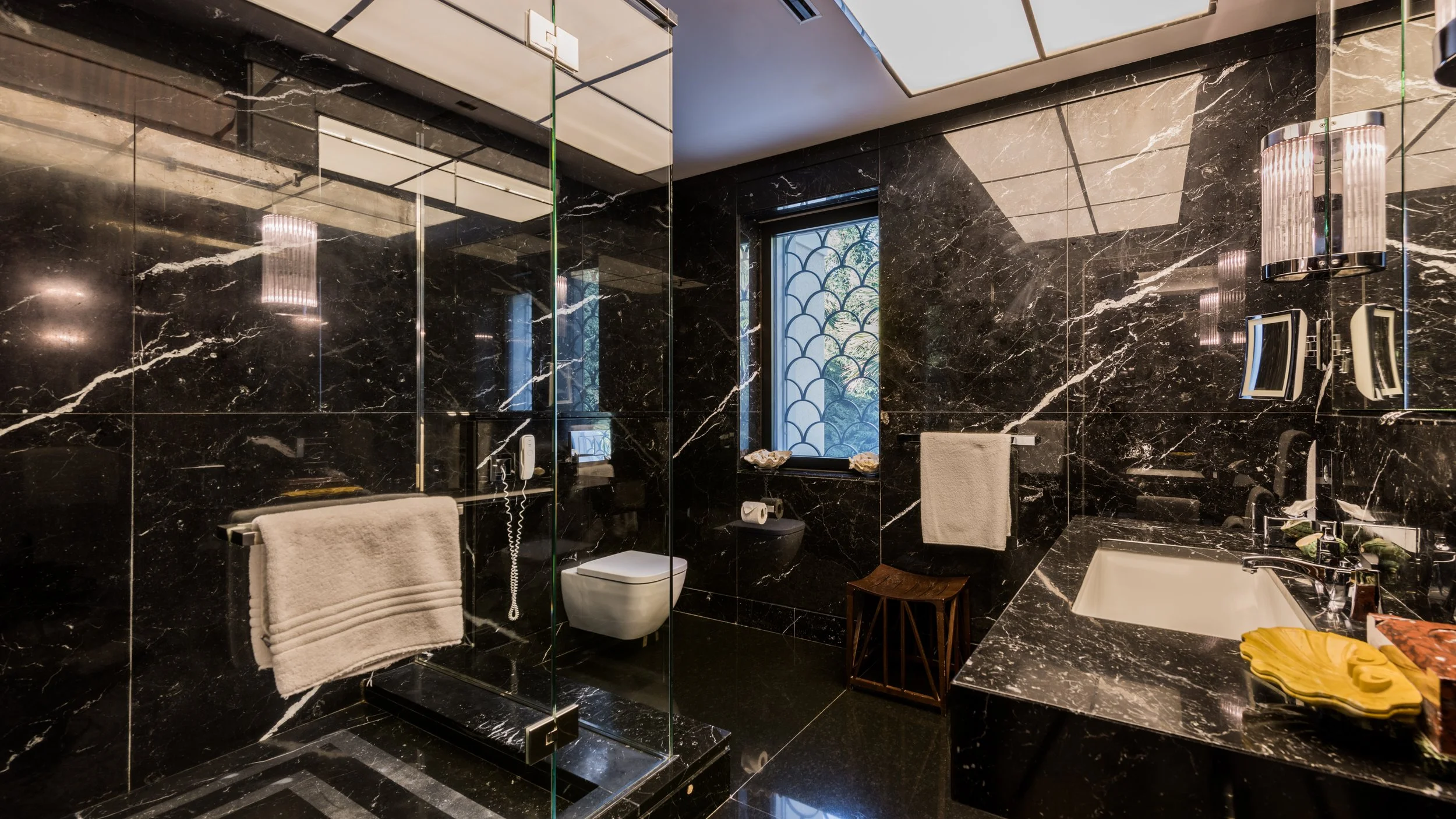 another image of en-suite bathroom a Villa Sophie Marbella Club