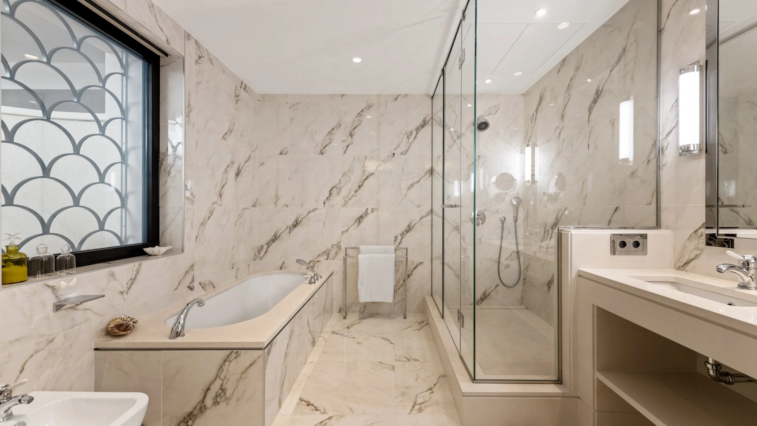 image of en-suite bathroom at Villa Sophie Marbella Club