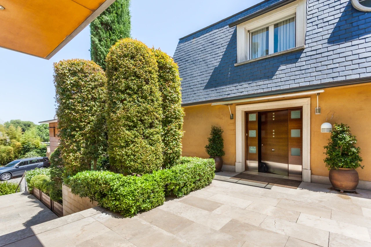 image of the front of José Carreras’ Pedralbes Villas For Sale