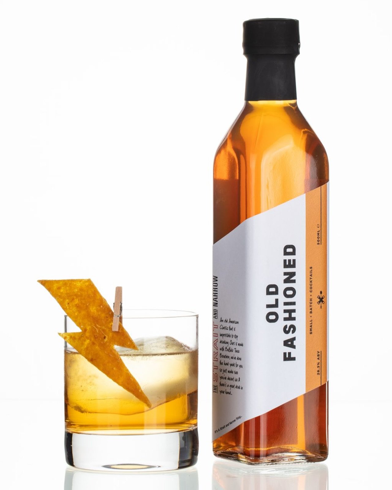 Well this one is a CLASSIC. @buffalotrace bourbon stirred down with sugar and bitters. It&rsquo;s a perfectly crafted delight! And we&rsquo;re not just saying it&hellip;. A perfect gift for a whisky/bourbon loving Dad. There&rsquo;s still time to col