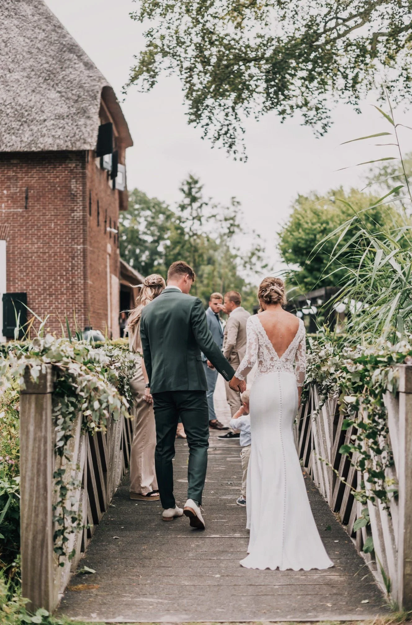 event florist  wedding florist  sustainable florist  eco-friendly wedding flowers  sustainable event flowers  seasonal wedding flowers  floral design for weddings  bespoke wedding flowers  luxury wedding florist  modern floral design