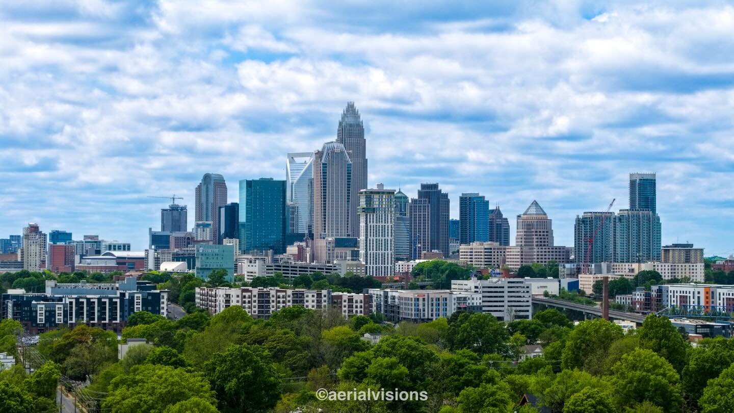 Nothing but clear skies and pollen 😂 all jokes aside, this is probably one of my favorite edits of the skyline
•
•
•
Shot on: DJI Air 3S @djiglobal
#fyp #foryoupage #dji #droneglobe #dronephotography #dronestageam #droneoftheday #f