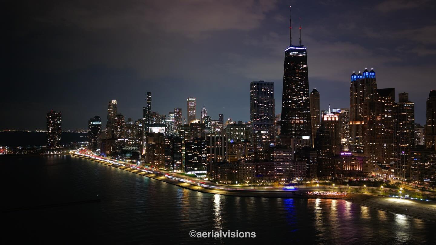 Chicago’s night views are just as excellent as during the day
•
•
•
Shot on: DJI Air 3S @djiglobal
#fyp #foryoupage #dji #droneglobe #dronephotography #dronestageam #droneoftheday #fromwhereidrone #aerialphotography #air3s #djia