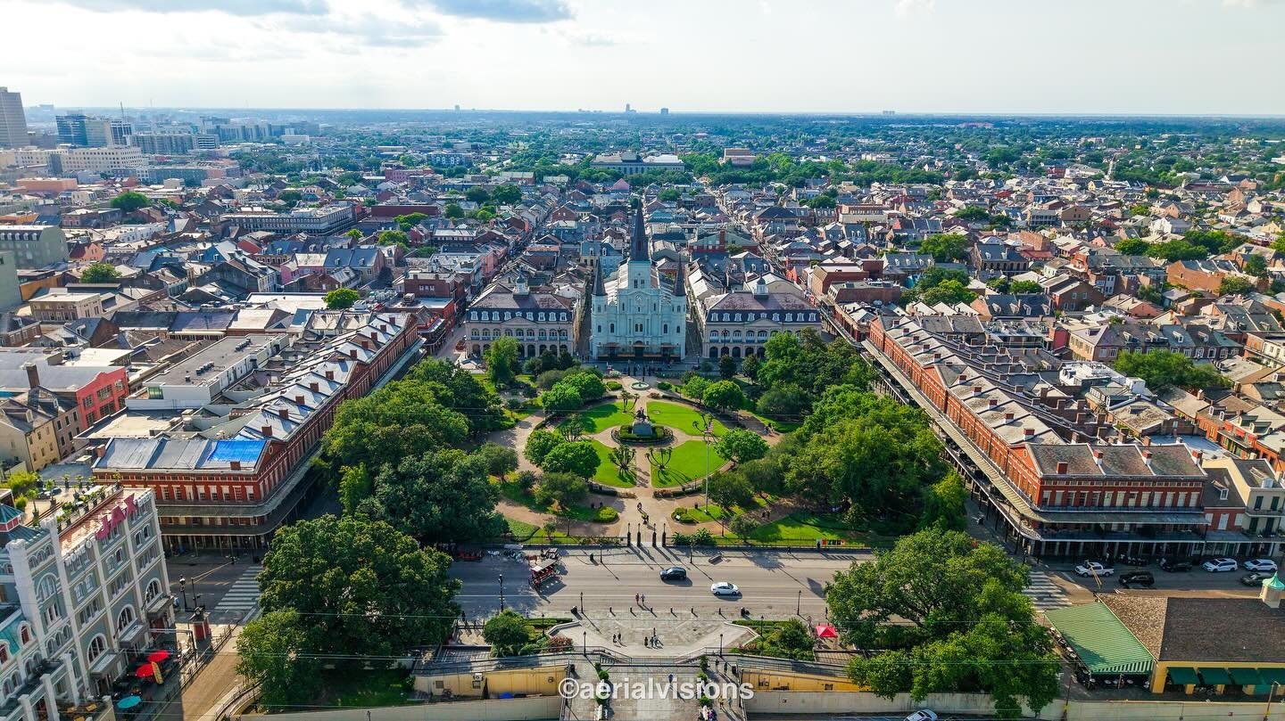 New Orleans, a city full of character, characters, history, culture, and beignets
•
•
•
Shot on: DJI Air 3S @djiglobal
#fyp #foryoupage #dji #droneglobe #dronephotography #dronestageam #droneoftheday #fromwhereidrone #aerialphotograph