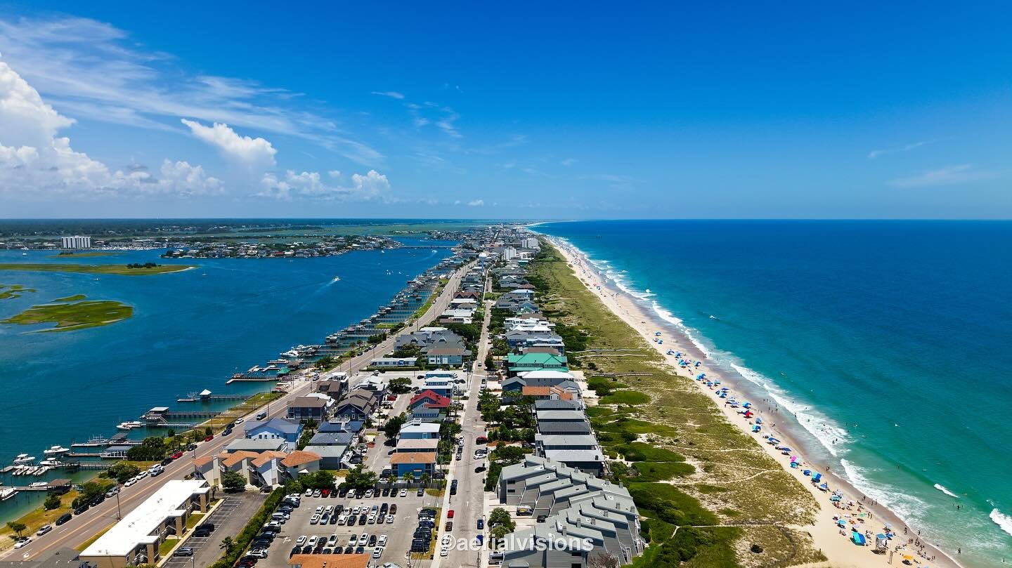 Lifestyle is slow and calm just like the waves
•
•
•
Shot on: DJI Air 3S @djiglobal
#fyp #foryoupage #dji #droneglobe #dronephotography #dronestageam #droneoftheday #fromwhereidrone #aerialphotography #air3s #djiair3s #northcarolina #