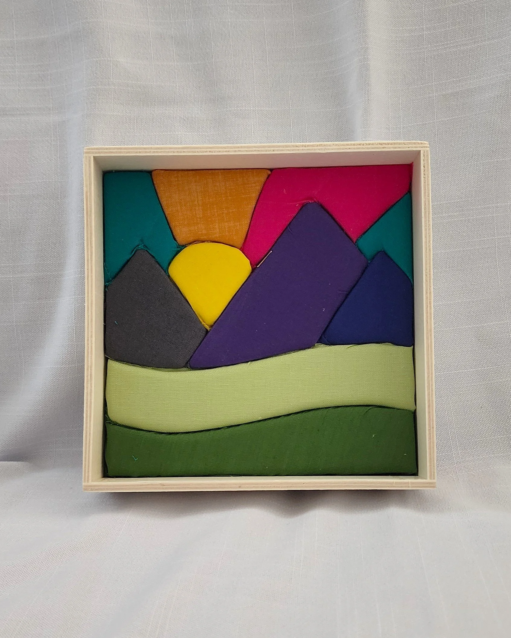 Be Creative with Hue Glue Mountain Fabric Art Kit