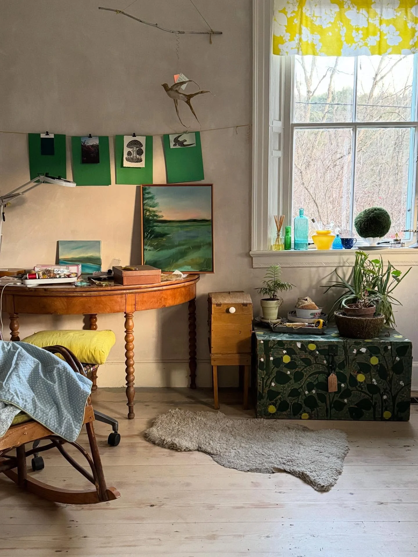 It is a good friend who comes over to help turn chaos to calm. Thanks to @thaliekwriter for your wisdom and guidance! Thanks @denisehershey for past help reigning in my creative space. It&rsquo;s a journey&hellip;