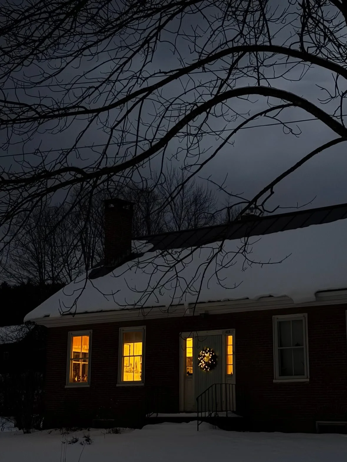 I had a notion to deck some halls.
.
.
#vintagenotions #vermontchristmas #thelittlebrickstudiovt