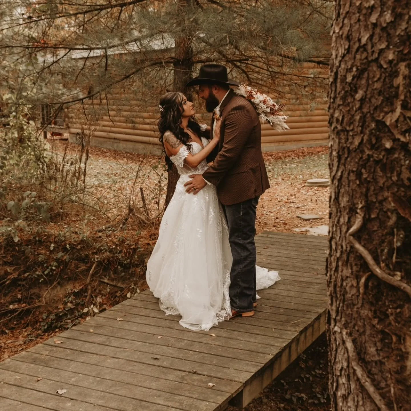 Andrea &amp; Cody

What an absolutely stunning wedding! The weather was perfect and the venue was gorgeous! 

#ohiophotographer #columbusohiophotography #weddingphotoshoot #weddingphotography #photography