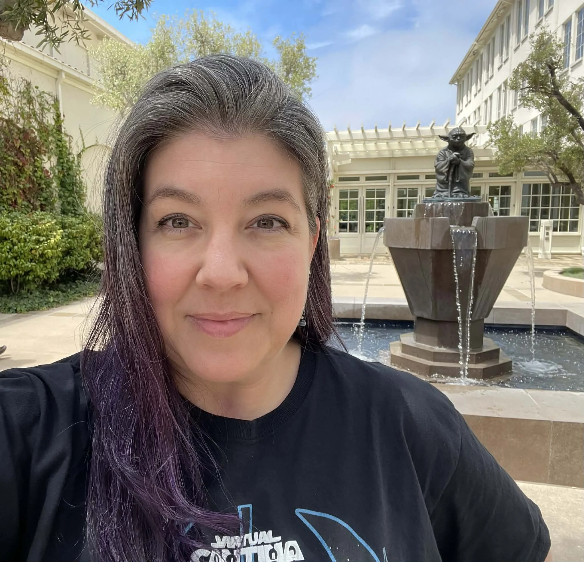 Sarah Barnes Headshot