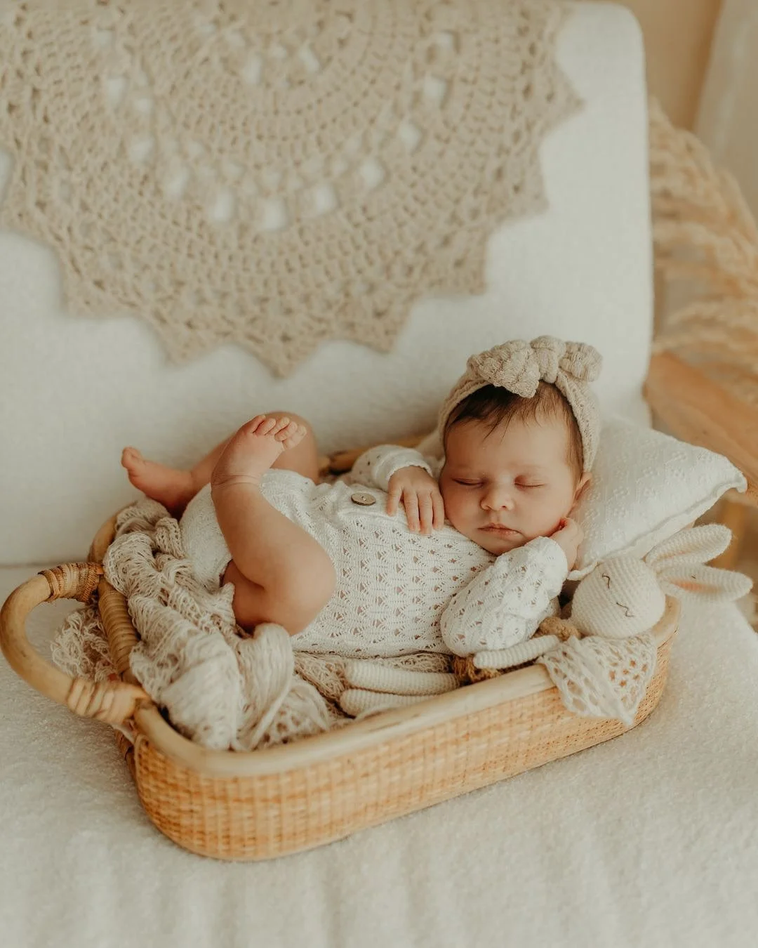 La dolcezza del servizio Newborn 😍

Non mi stancher&ograve; mai di dire che questo &egrave; il mio serviio preferito in assoluto.

Quei primi giorni, la loro tenerezza, l&rsquo;esplosione di amore che una mamma sente, voglia di rinchiudere tutto in 