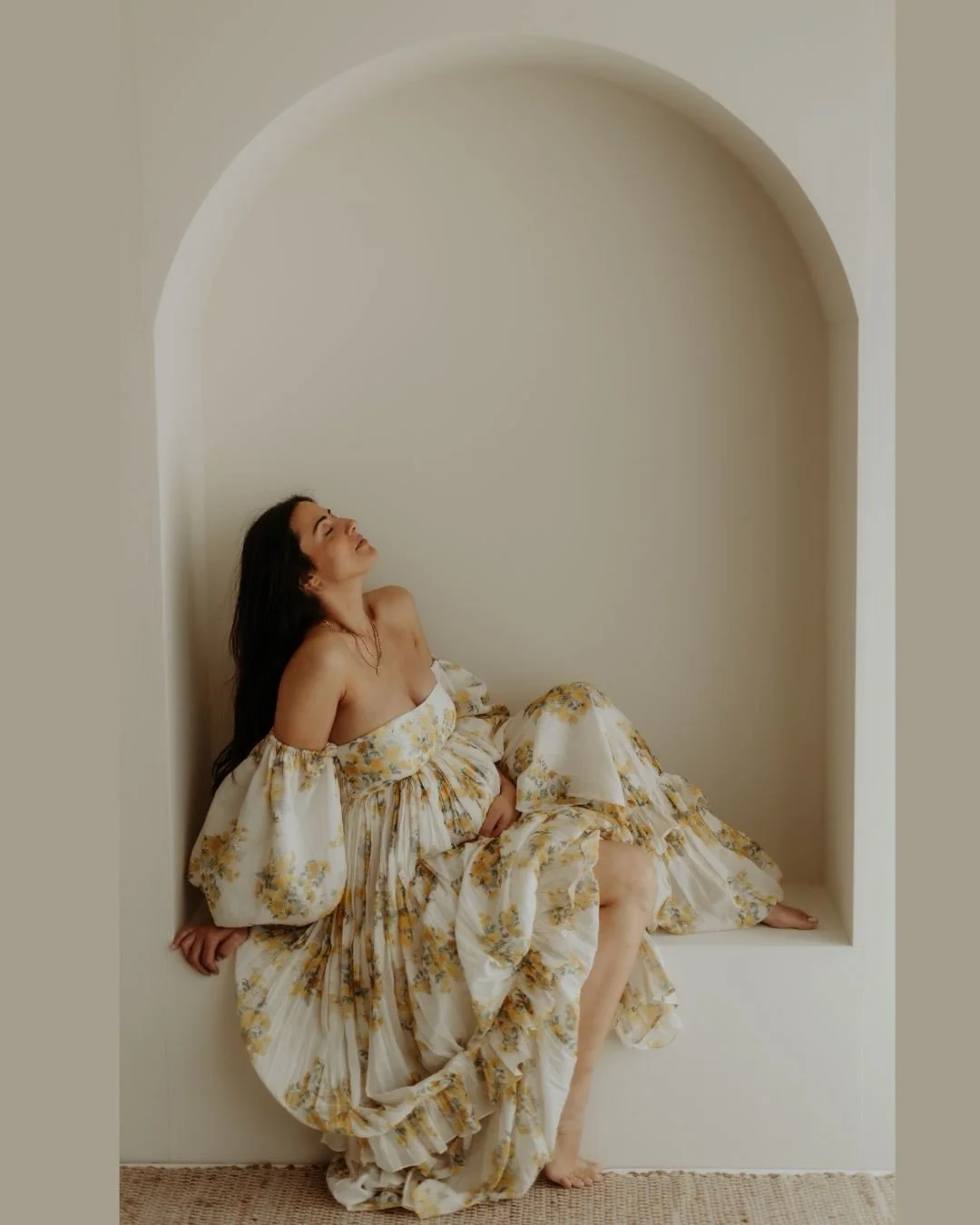 Un servizio maternity con me non inizia quando arrivi davanti alla mia fotocamera.

Inizia prima con una chiacchierata, qualche consiglio su cosa indossare, il tempo per conoscerti un po&rsquo;.

Il giorno della sessione non ho fretta.
Non ti chiedo 