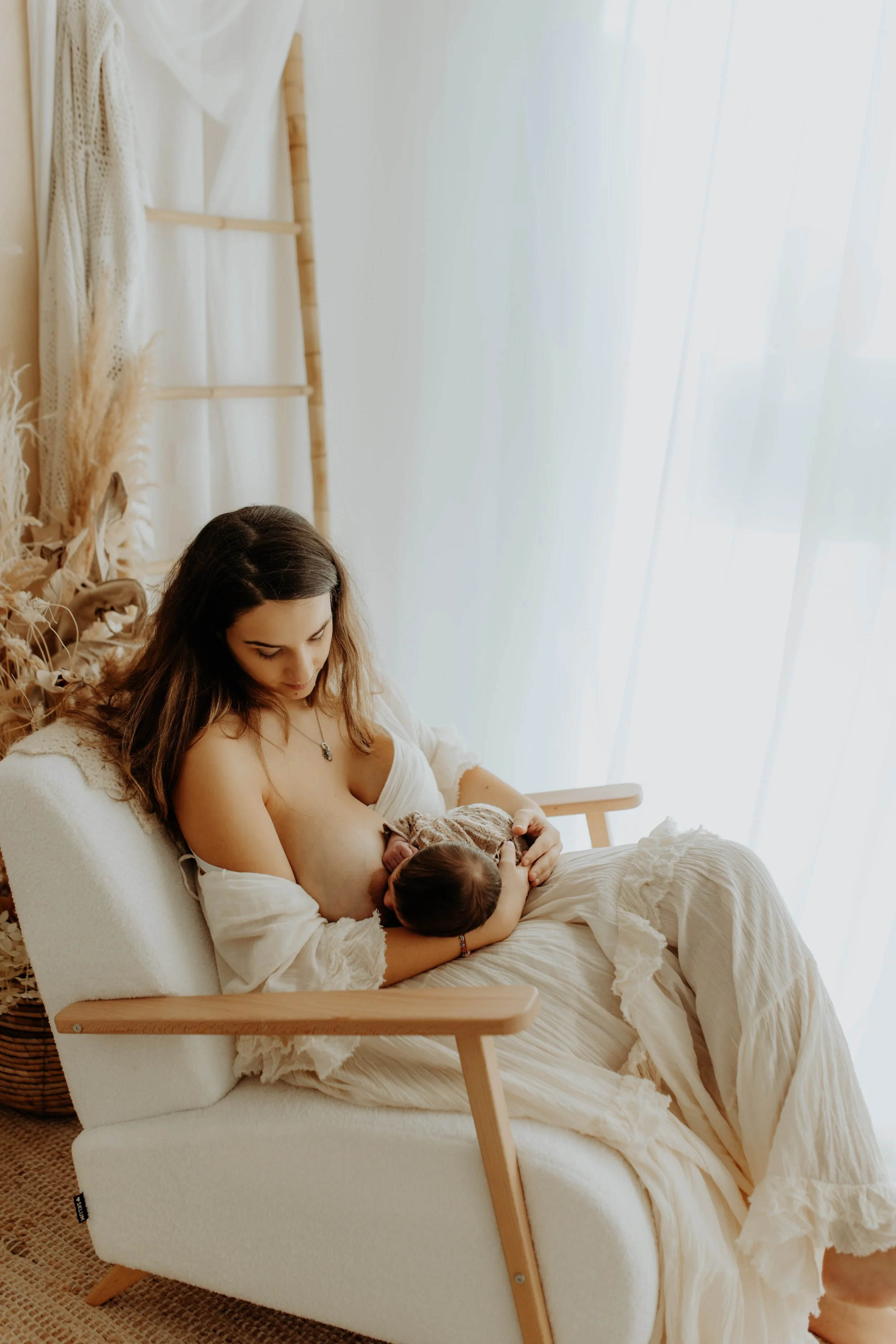 Servizio fotografico neonati a Prato – mamma e neonato in studio