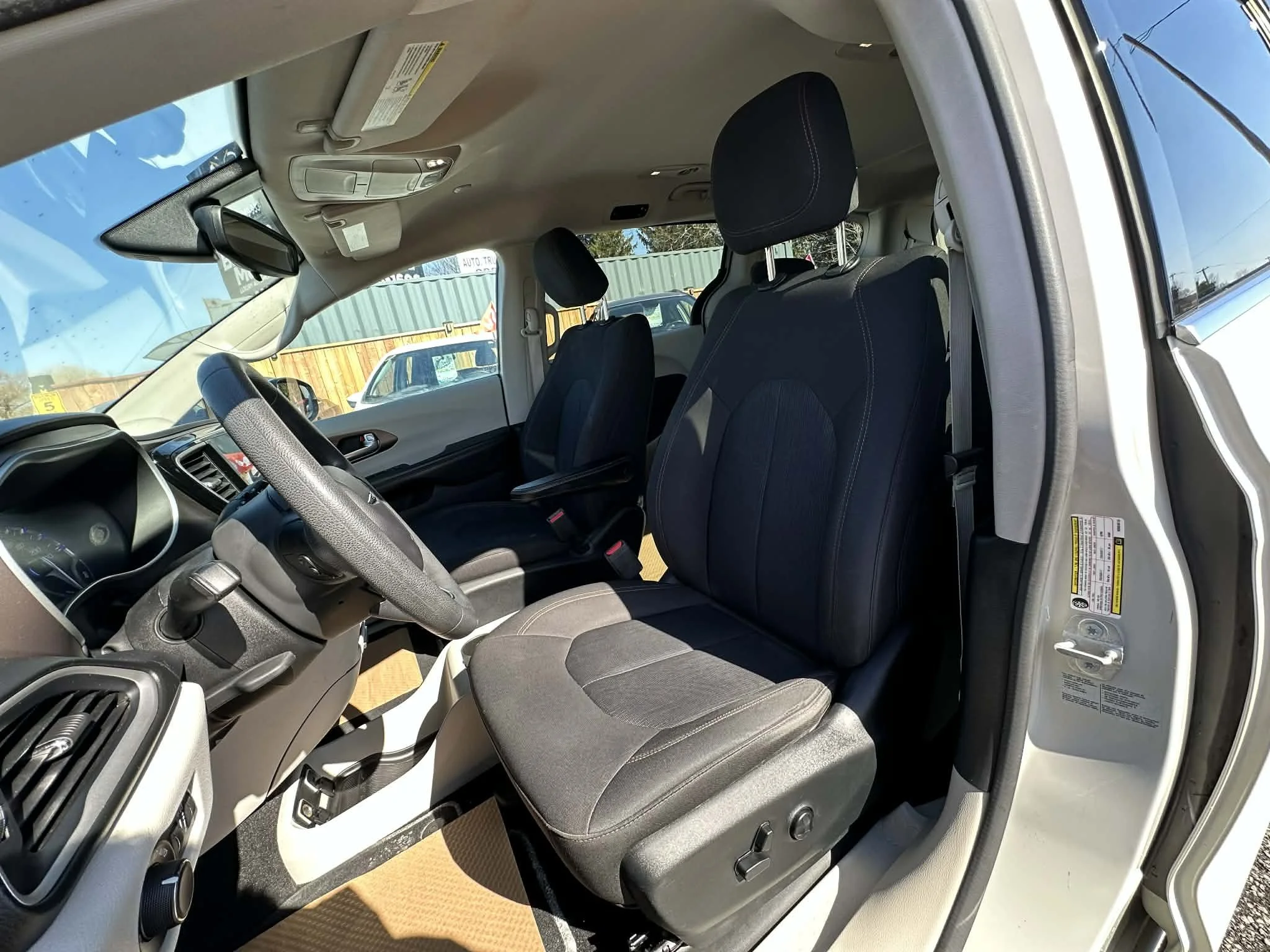 fbf51cc3-3b1d-44e7-a459-f413e980d8b1.jfif