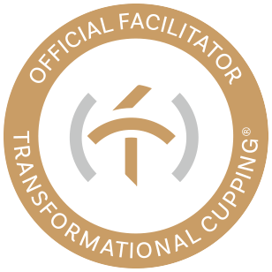 Logo van een official facilitator voor transformationeel koppelen, met een goudkleurige rand en witte achtergrond.