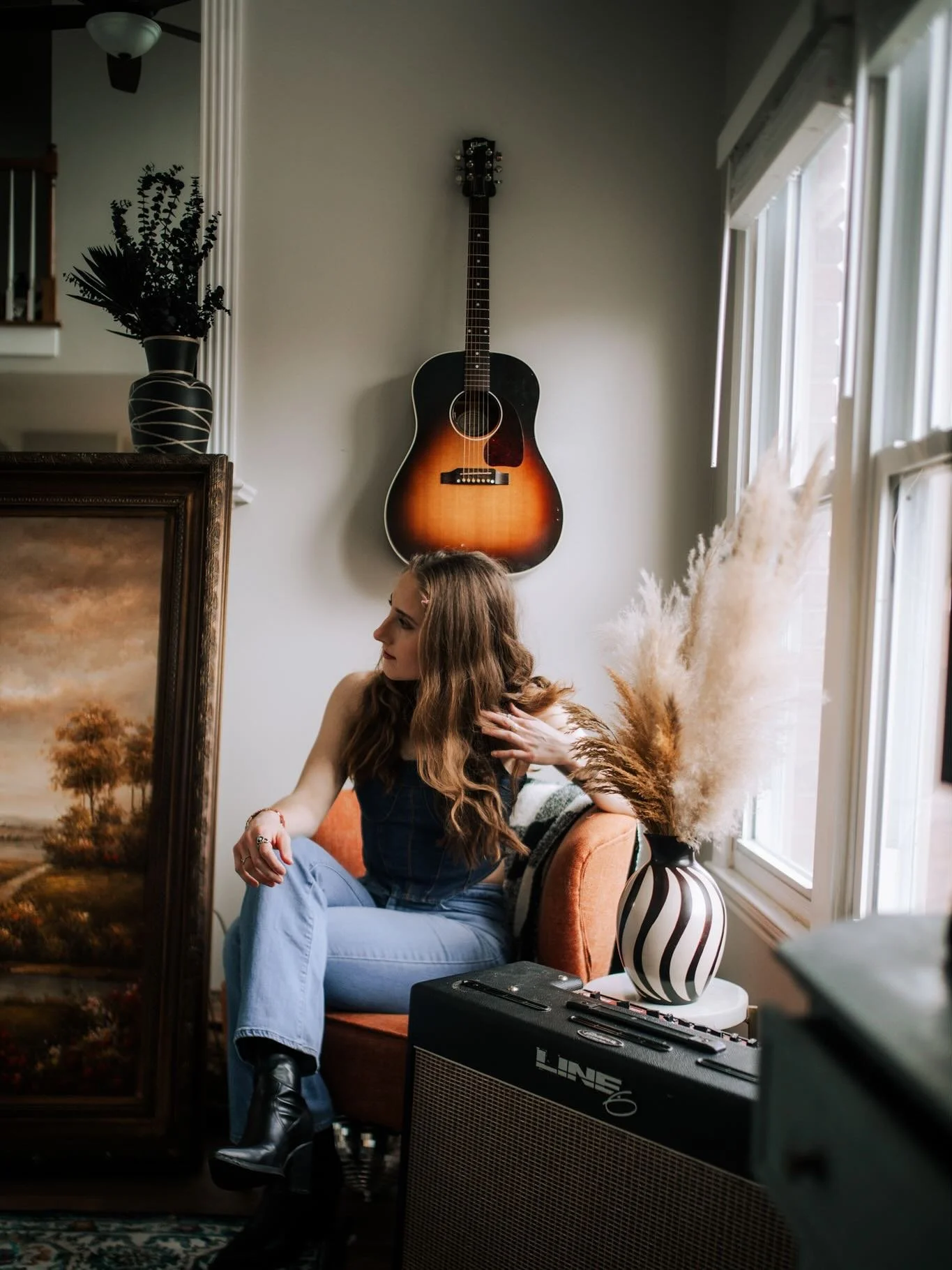 Now that spooky season is over 👻 I can finally announce a fun show that I&rsquo;m hosting with talented songwriters &amp; musicians on December 6 at @urbancowboy_nashville. Swipe to see some of the featured acts and show details 🎙️💫

#jazz #cozy #