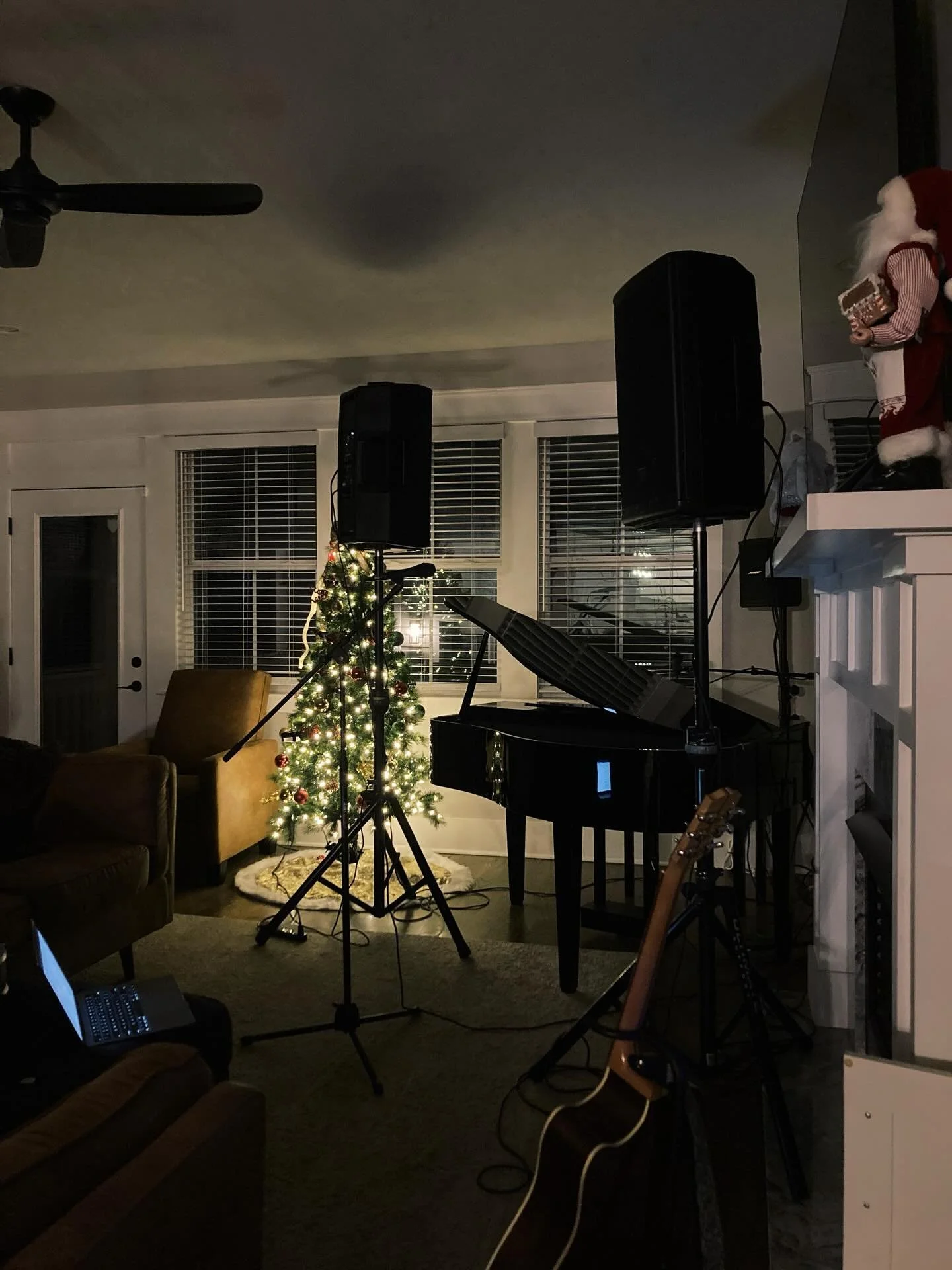 Stop by @urbancowboy_nashville this Saturday to grab a drink and enjoy the show 🎙️🥂 So excited for this one!!