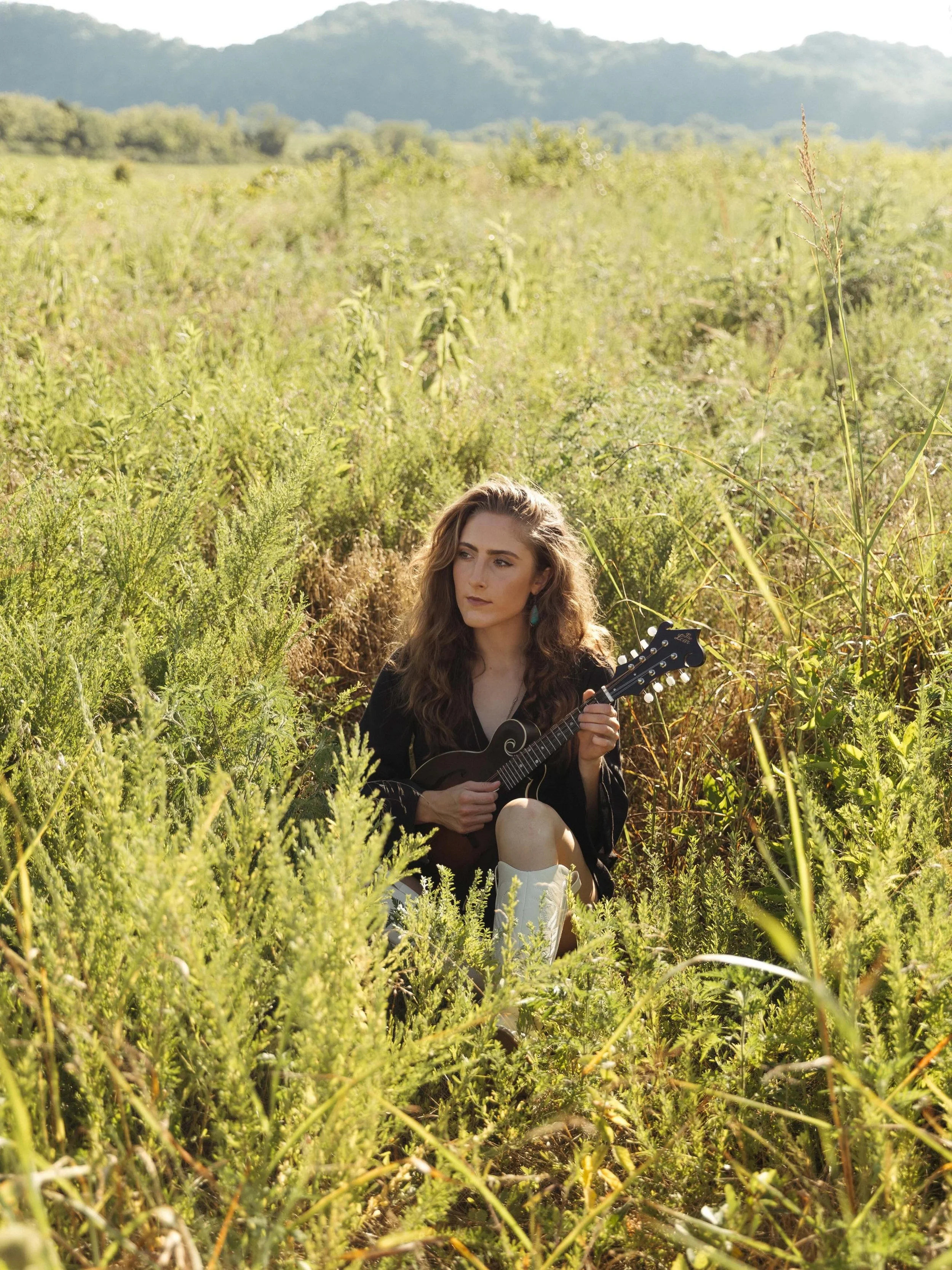 Throwback from a shoot w/ @madisontsmithphoto Summer is here ☀️🌞🌾🌻