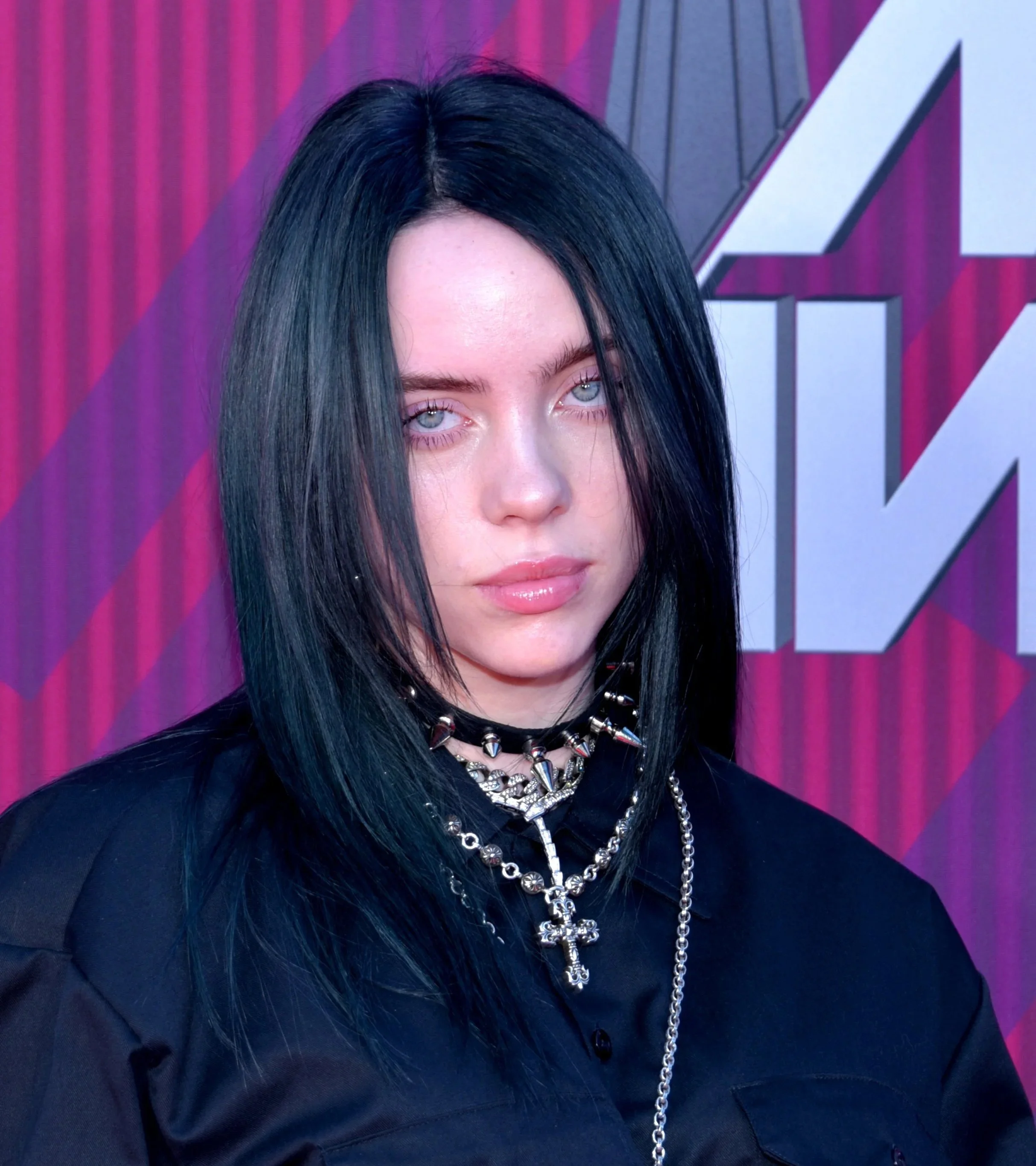 Billie Eilish, Tourette Syndrome &amp; Synesthesia: How Her Brain Works Differently