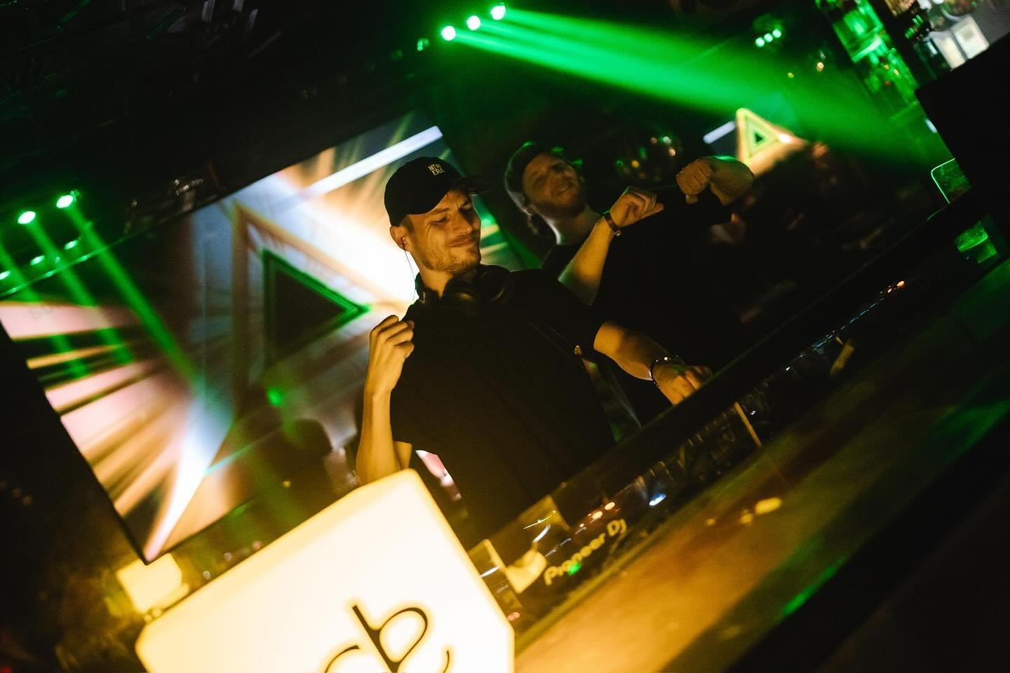 It&rsquo;s been 2 weeks since the ADE madness but we&rsquo;re still smiling when we look back at our first ever B2B. Thanks for everyone who came to dance with us!

Also big thanks to @sequence_uk, @melodicdeep and @maartenspoor for organizing the ev
