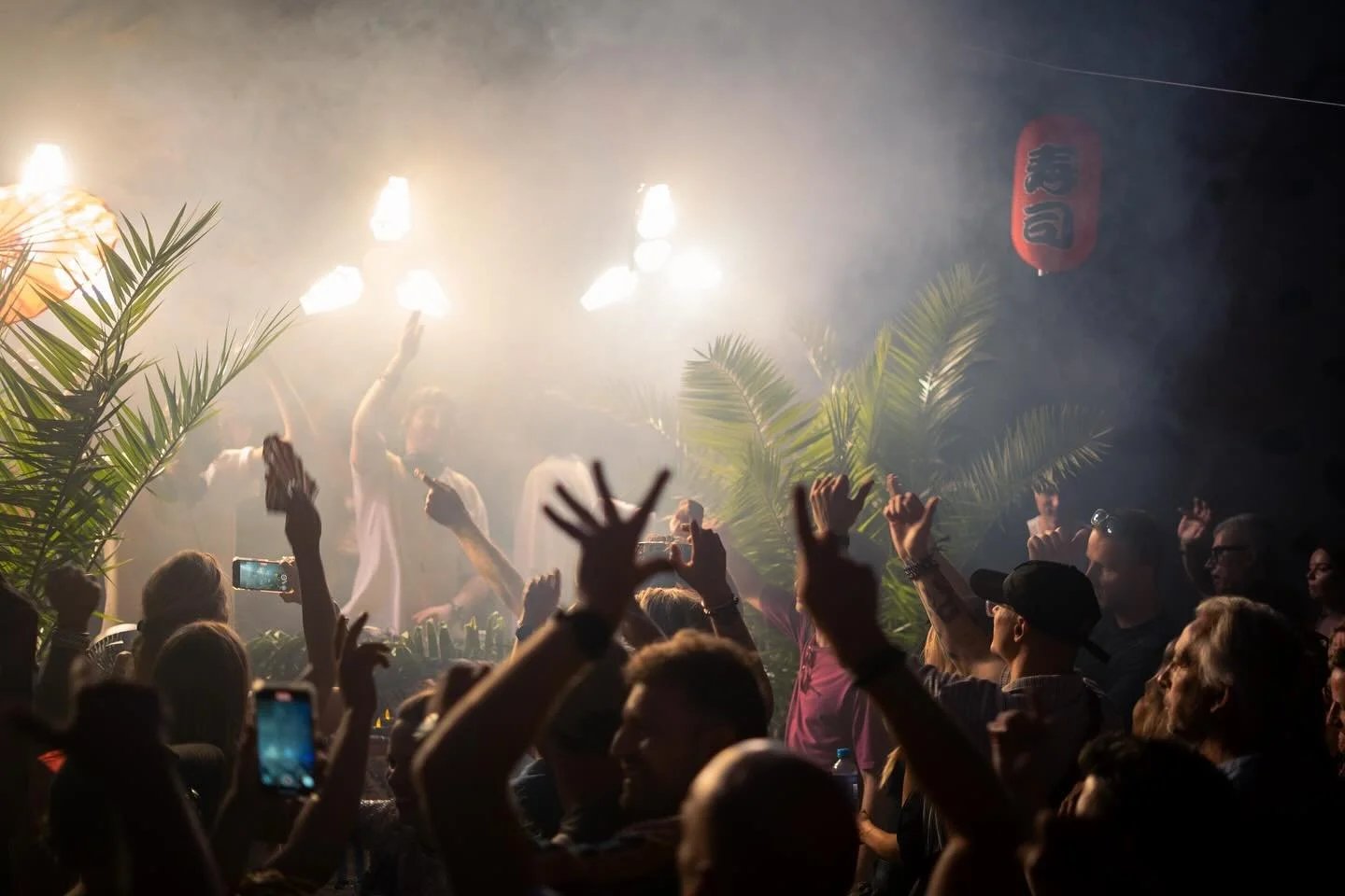 What a day at @festivaldeachtertuin last Saturday. We played a B2B set in one of the most unique stages we&rsquo;ve done so far hosted by @50hertz.experiences inside a climbing wall. 😵

The intimate setting really brought the best chaos we could&rsq
