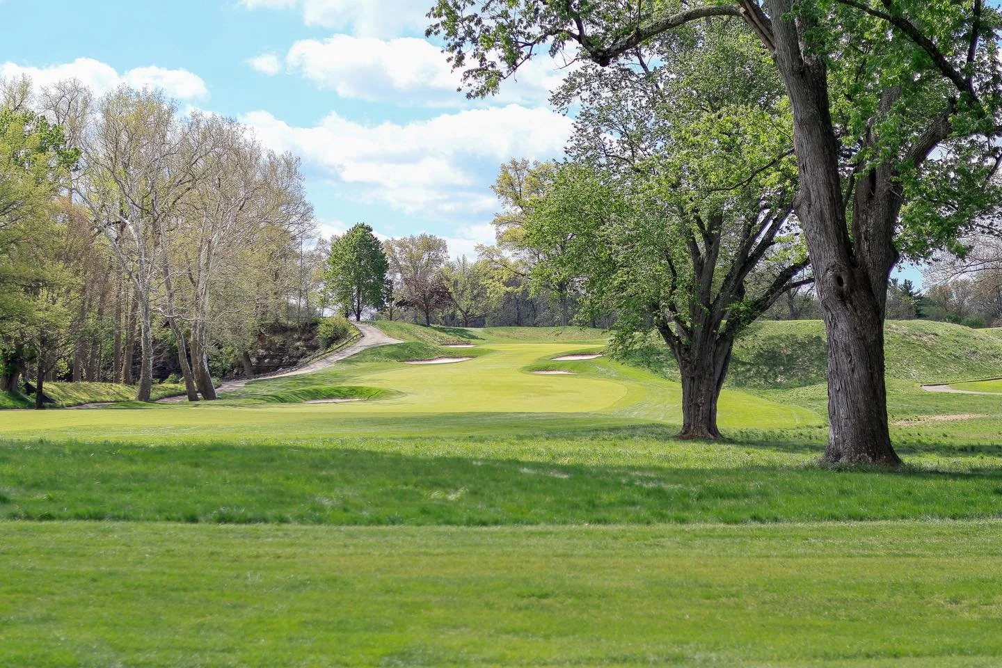 If you&rsquo;re seeing this, consider it your sign to book the tee time. Spring is in full swing, the course is calling, and views like this are far too good to admire only from your phone. We&rsquo;ll see you out there!⛳🌳☀️

#ColumbusCountryClub #T