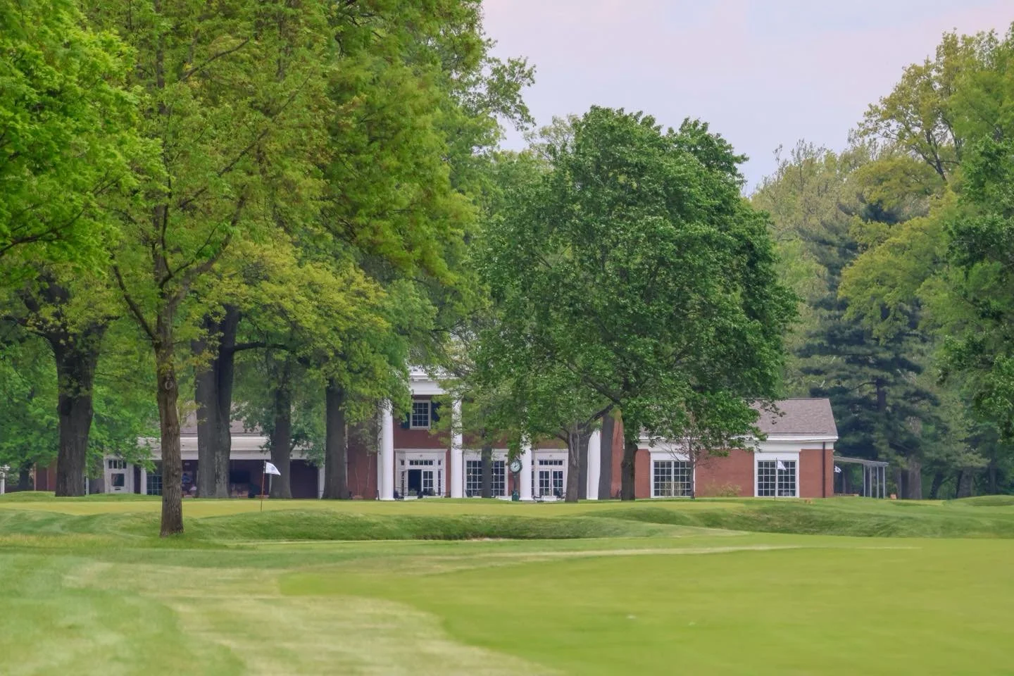 One of those views where the longer you look, the more you see. ⛳️ How many holes do you think are visible from this angle?

#ColumbusCountryClub #GolfSeason #ColumbusGolf #OhioGolf