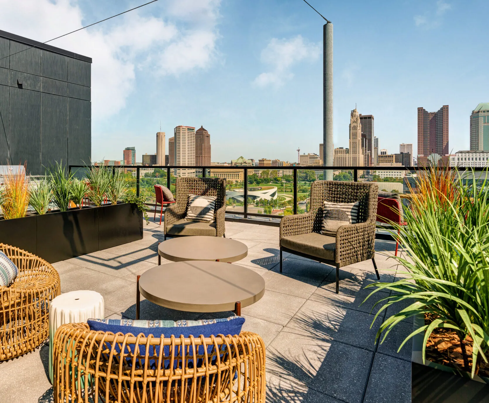 Horizon West | Apartments for Rent in Downtown Columbus | Rooftop Terraces with Stunning Views