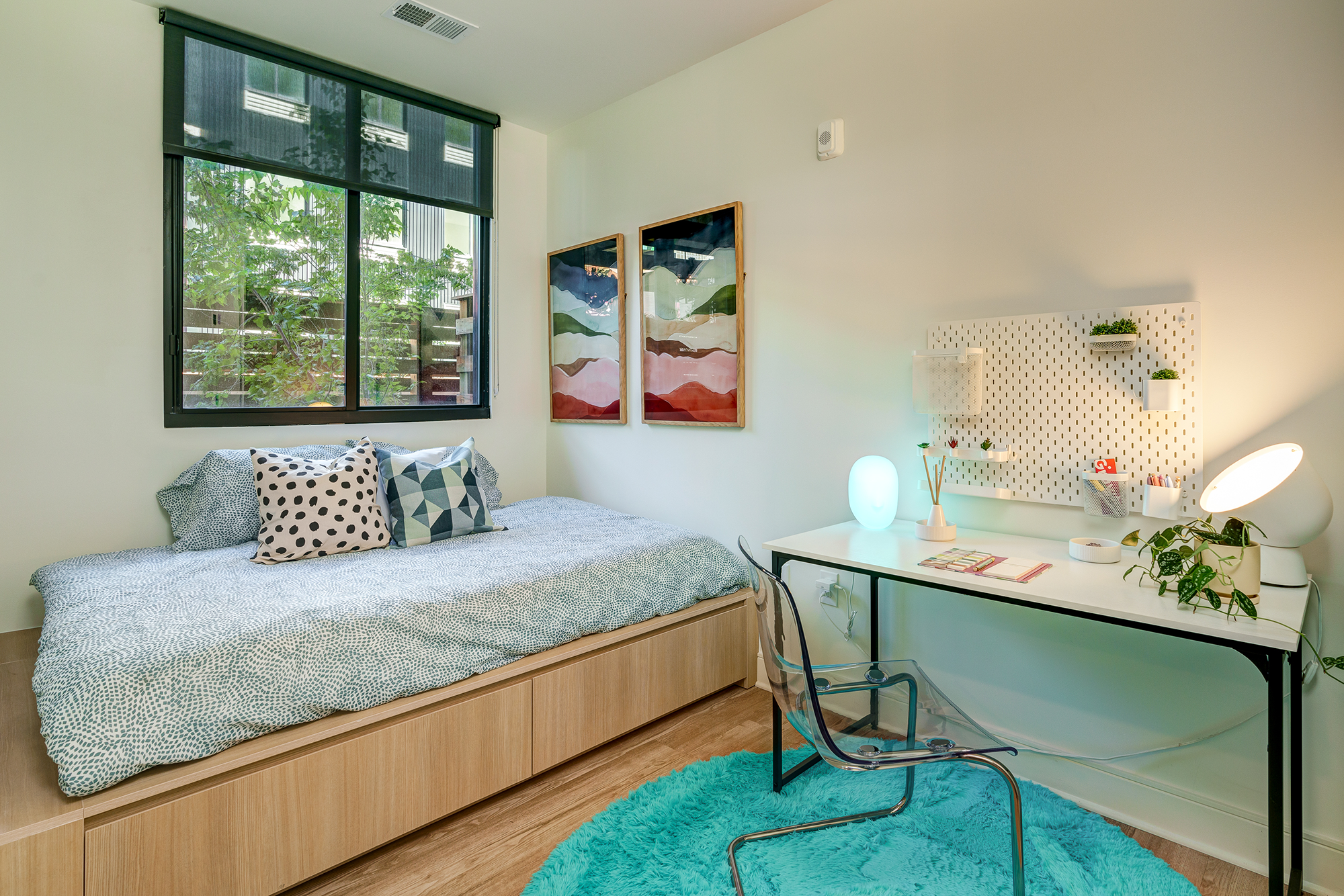 Gravity_Bulding D_Shared Living Bed.png