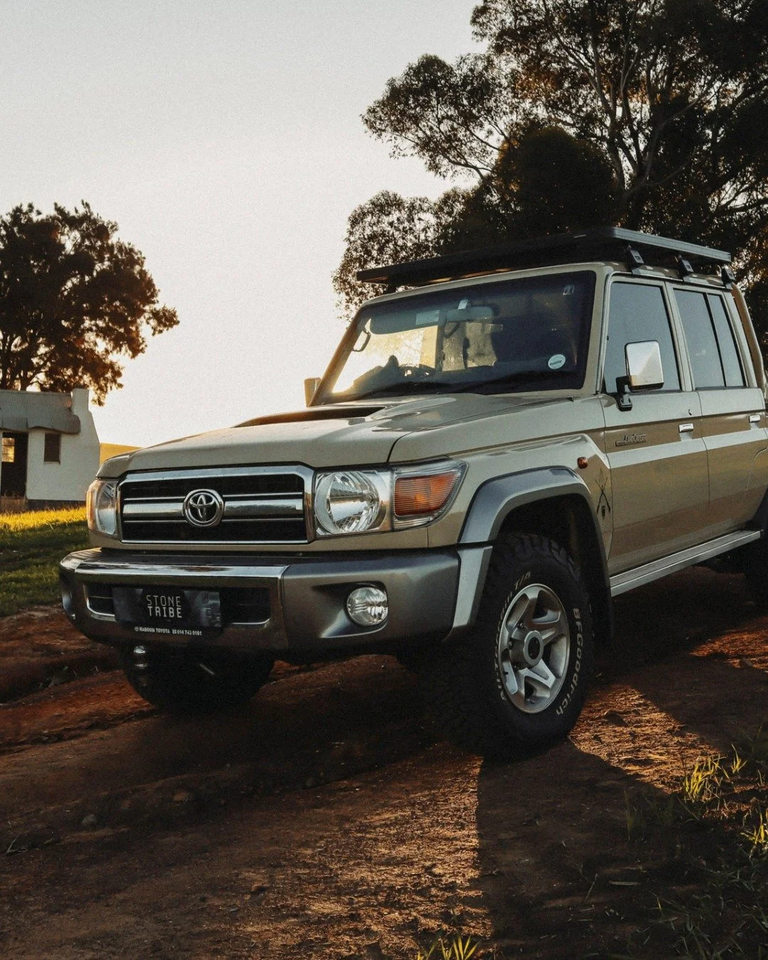 No warm beers on our watch 🍻

This Land Cruiser 79 Series came in for a National Luna dual battery system with monitor. The client wanted a big enough fridge for their adventures, so we fitted mounting points and power points in the load bin. 🛠️ Fr