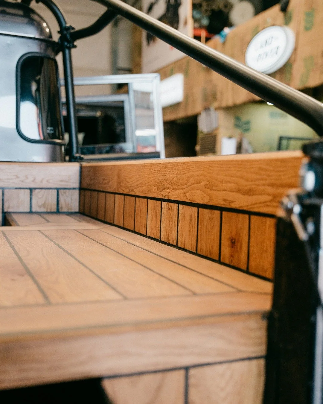 Wood you look at that&hellip; 👀

Oak paneling adds a refined and practical touch to the back of your Defender. DM us to get a quote. 

#StoneTribe #LandRover #Defender